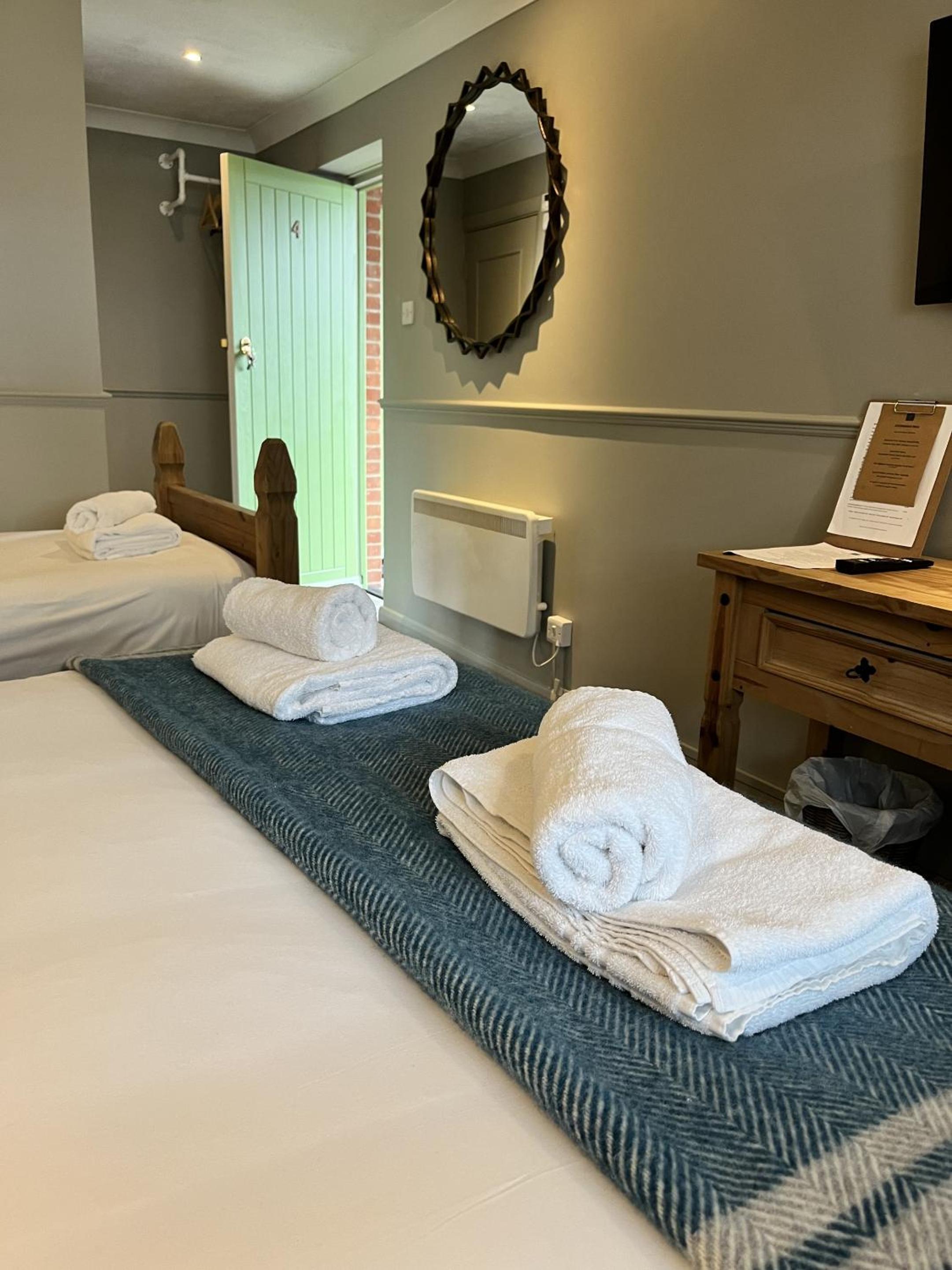 Standard Triple Room - Photo 5