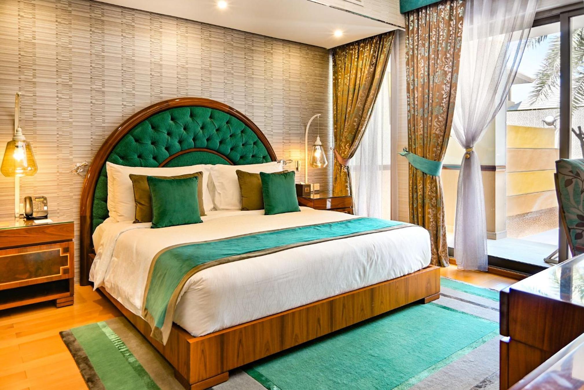 Royal Villa photo 1