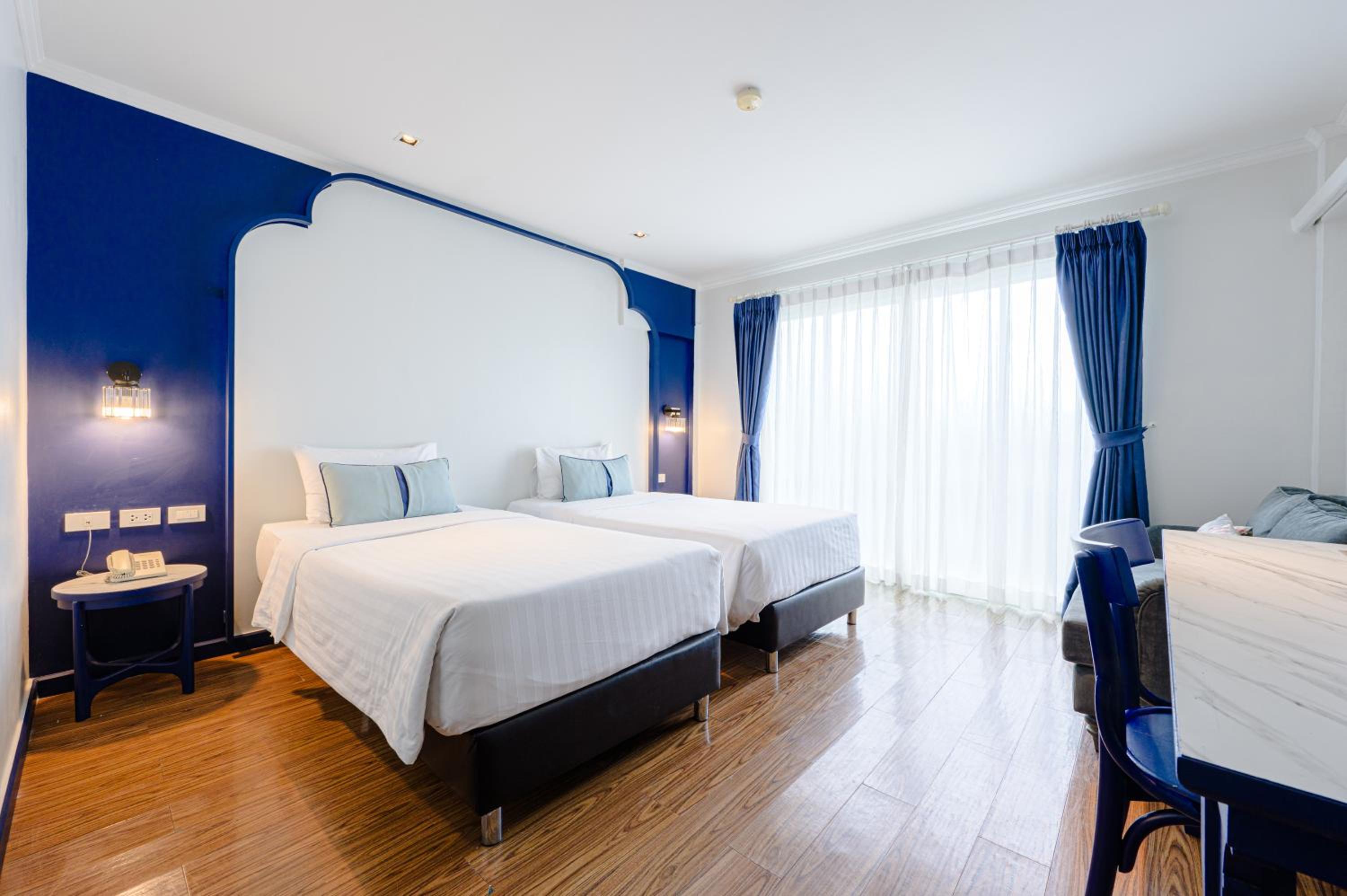 Superior Twin Room + Free Coworking Space