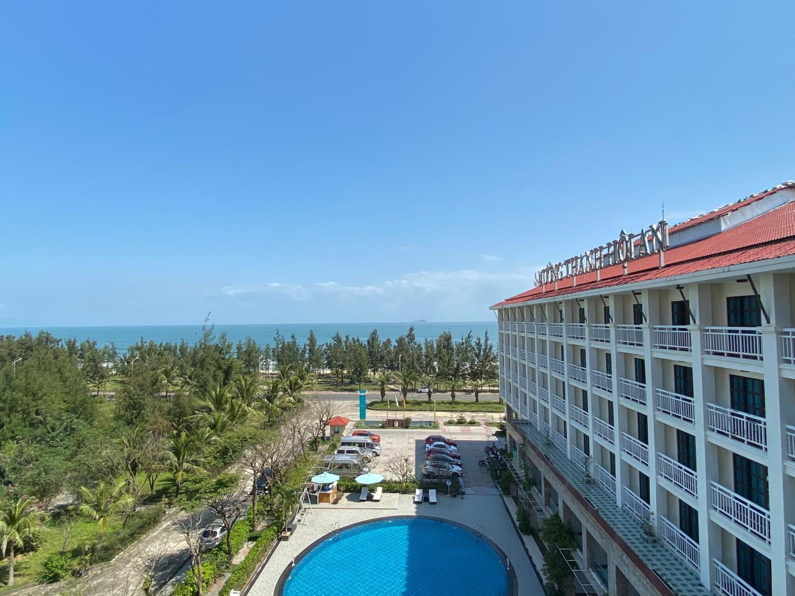 Deluxe Twin Room with Sea View photo 3