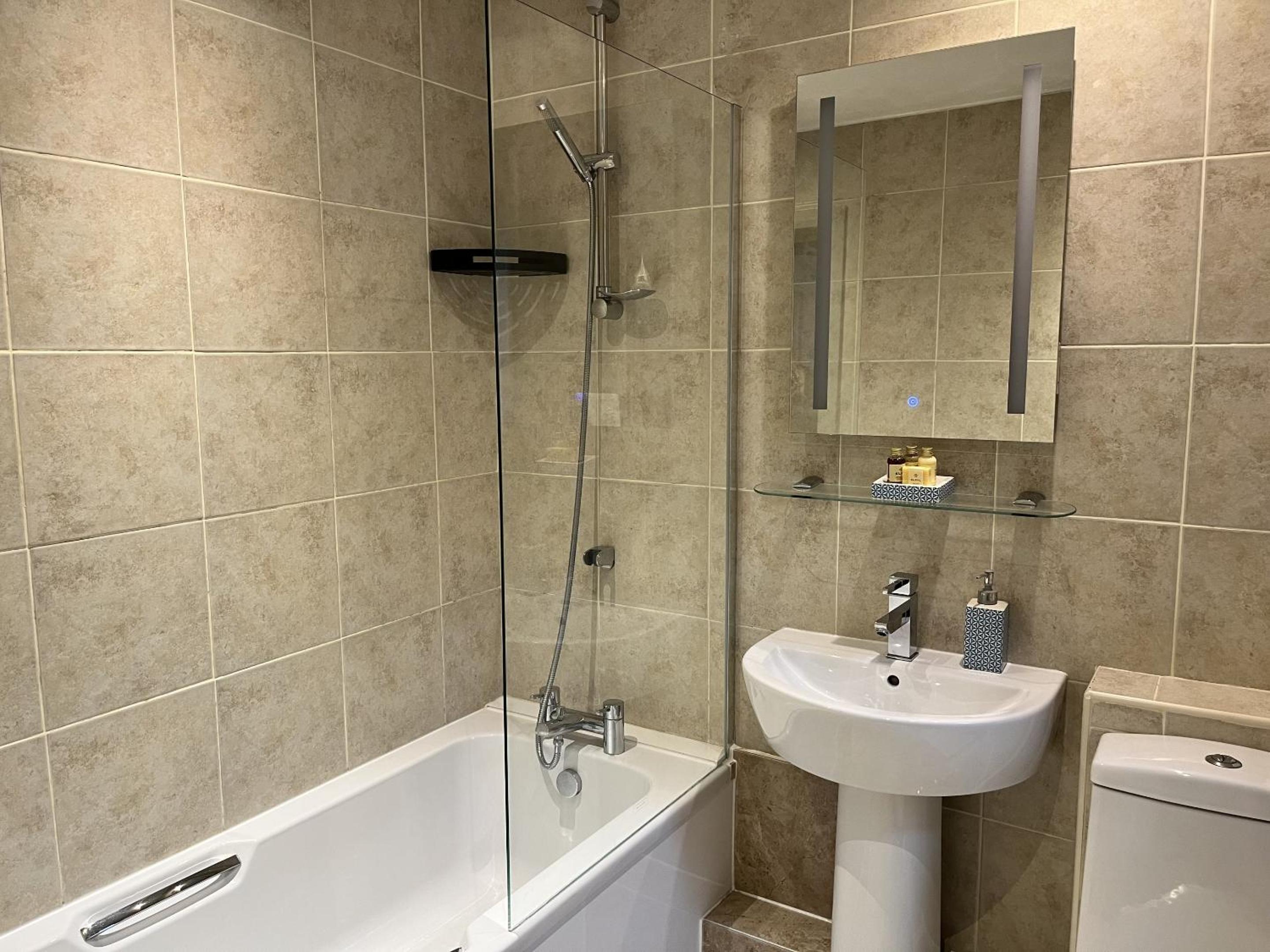 Standard Triple Room - Photo 10