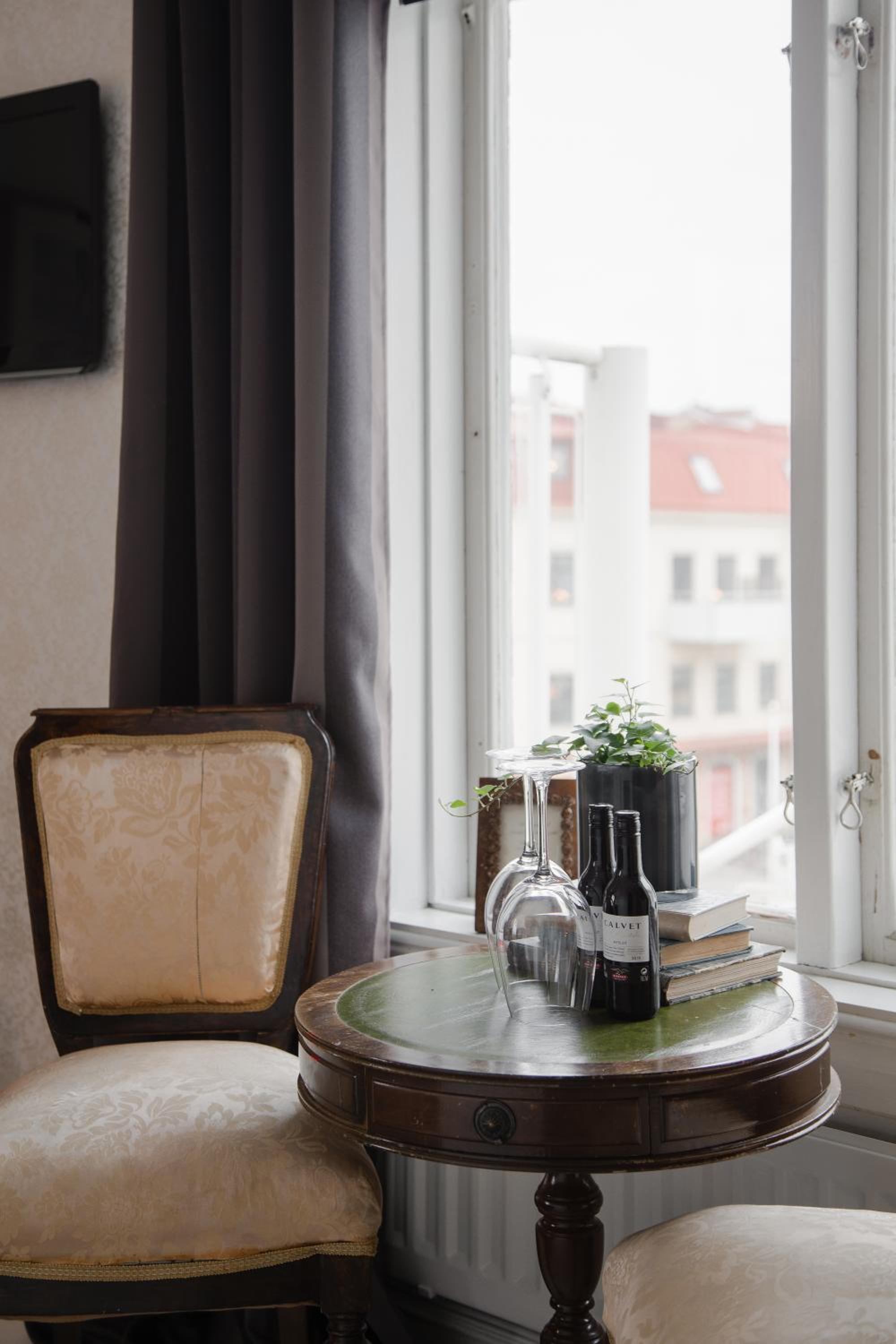 Small Twin Room