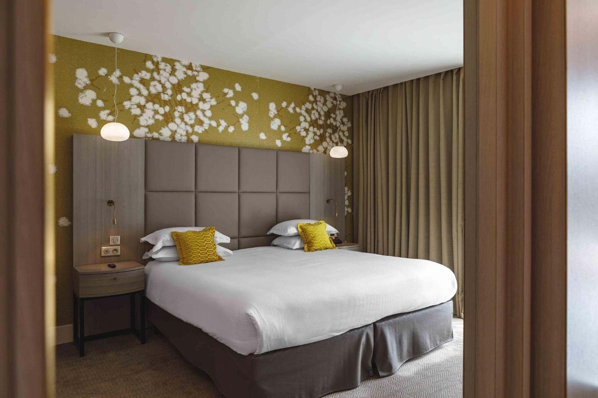 One-Bedroom Suite - Photo 2