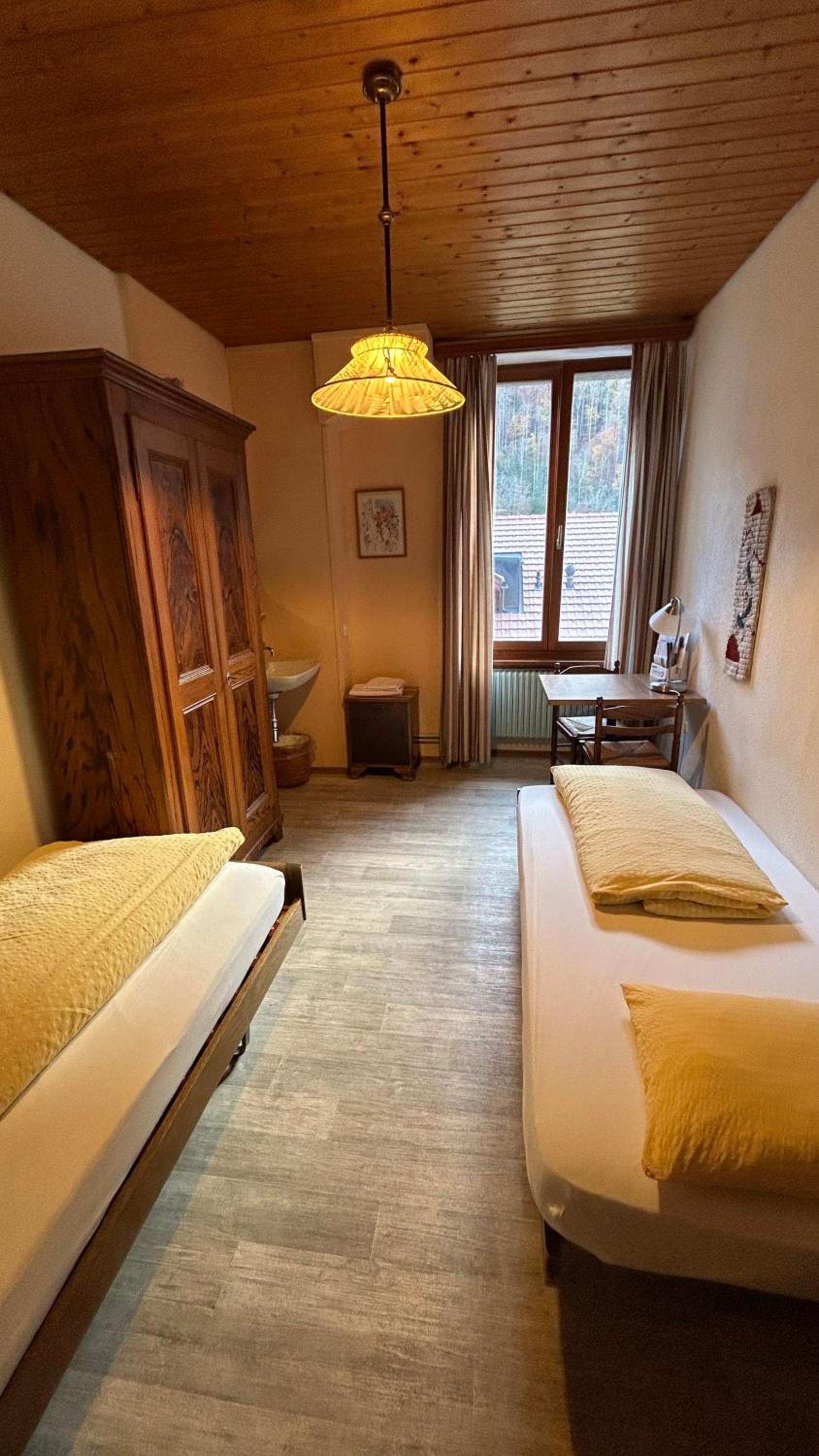 Economy Double Room photo 2