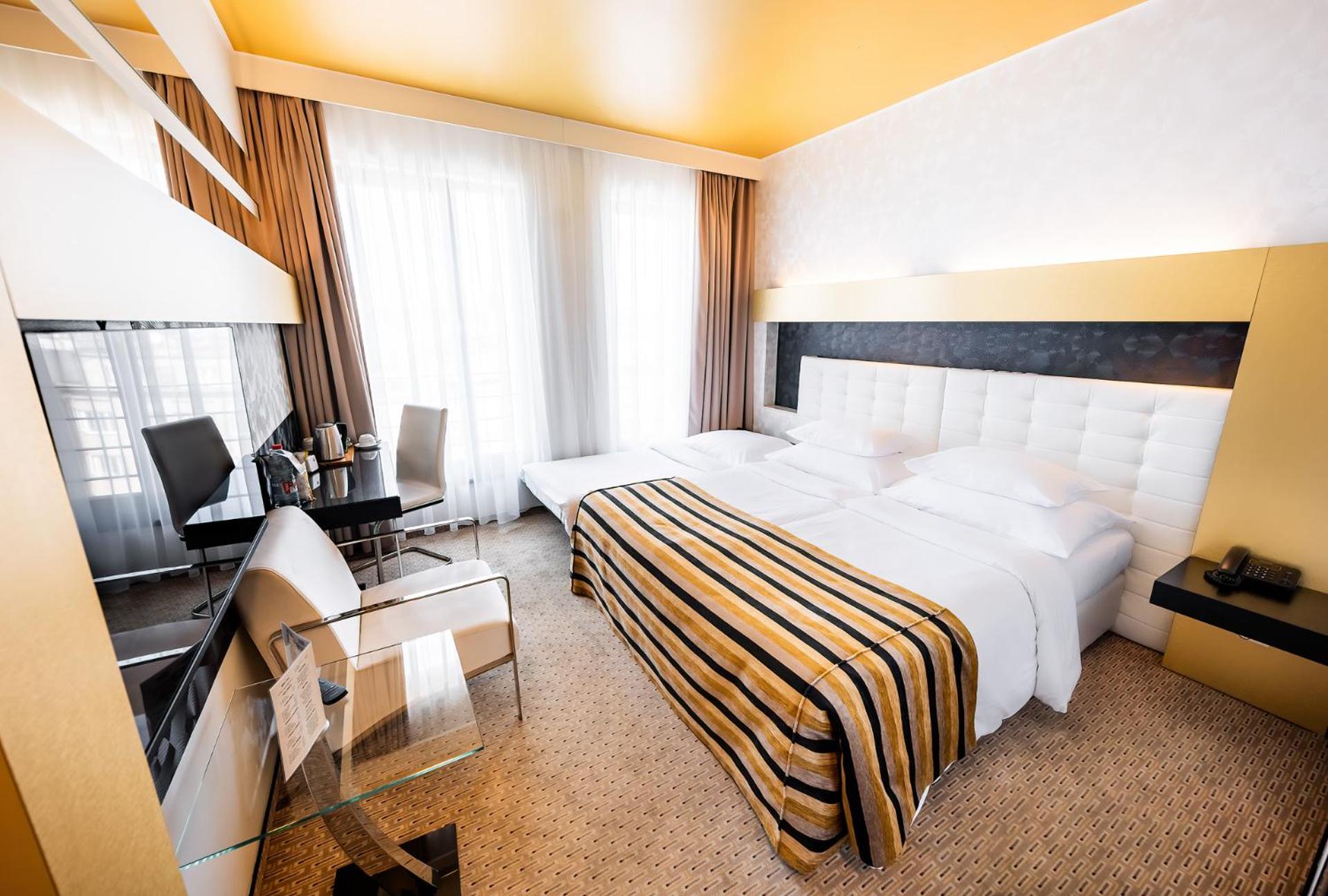 Double Room with Extra Bed - Photo 4