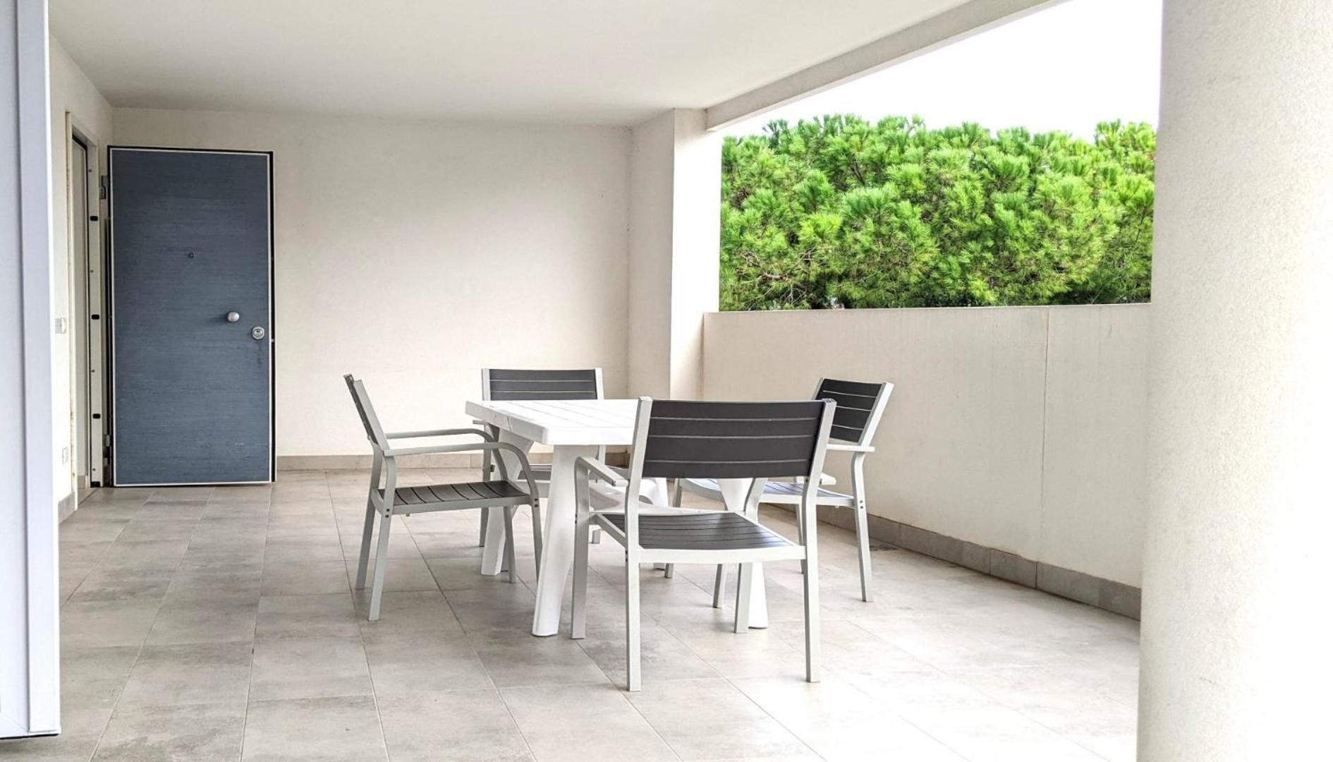 Apartment with Terrace - Beach included photo 2