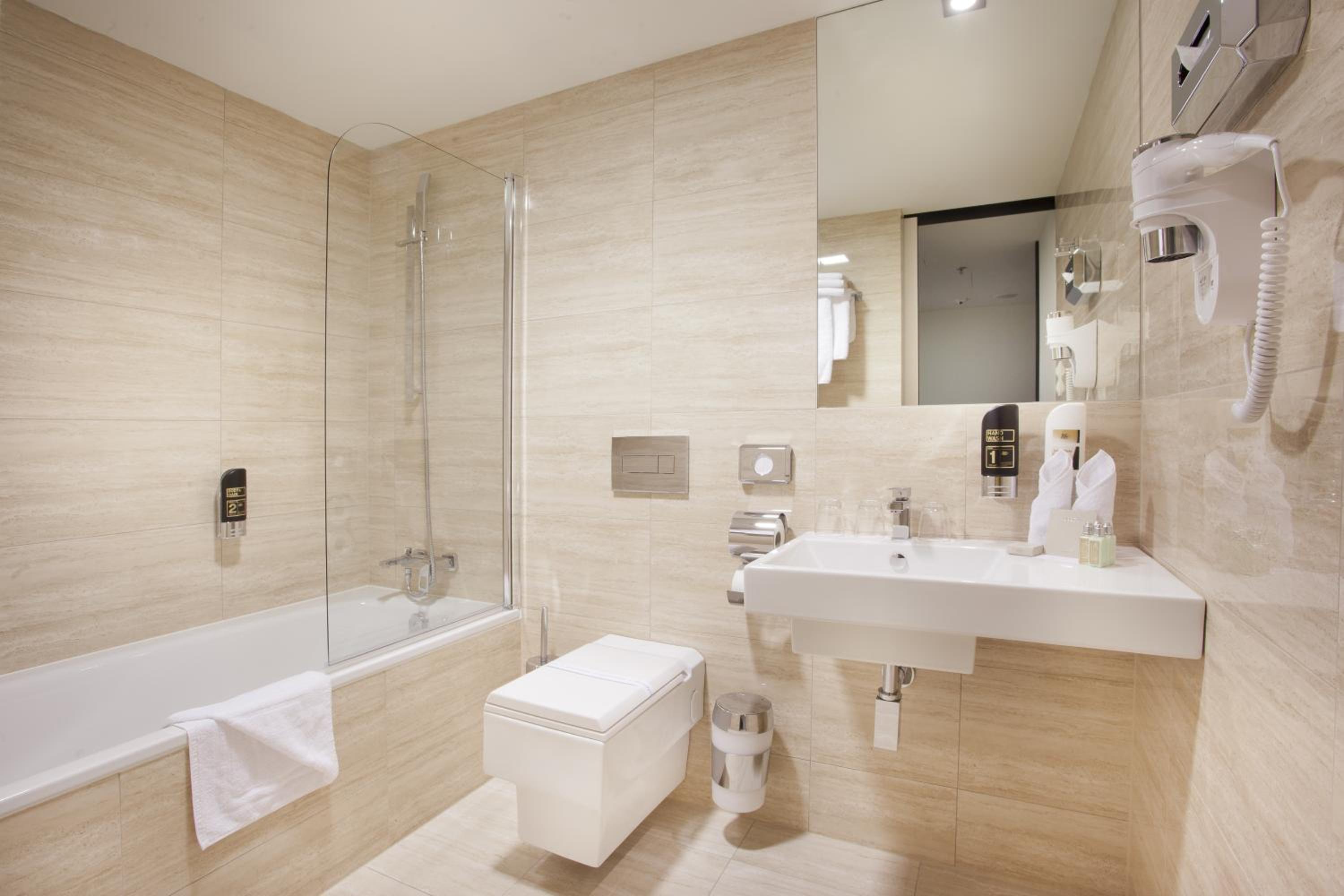 Classic Double or Twin Room - Photo 19