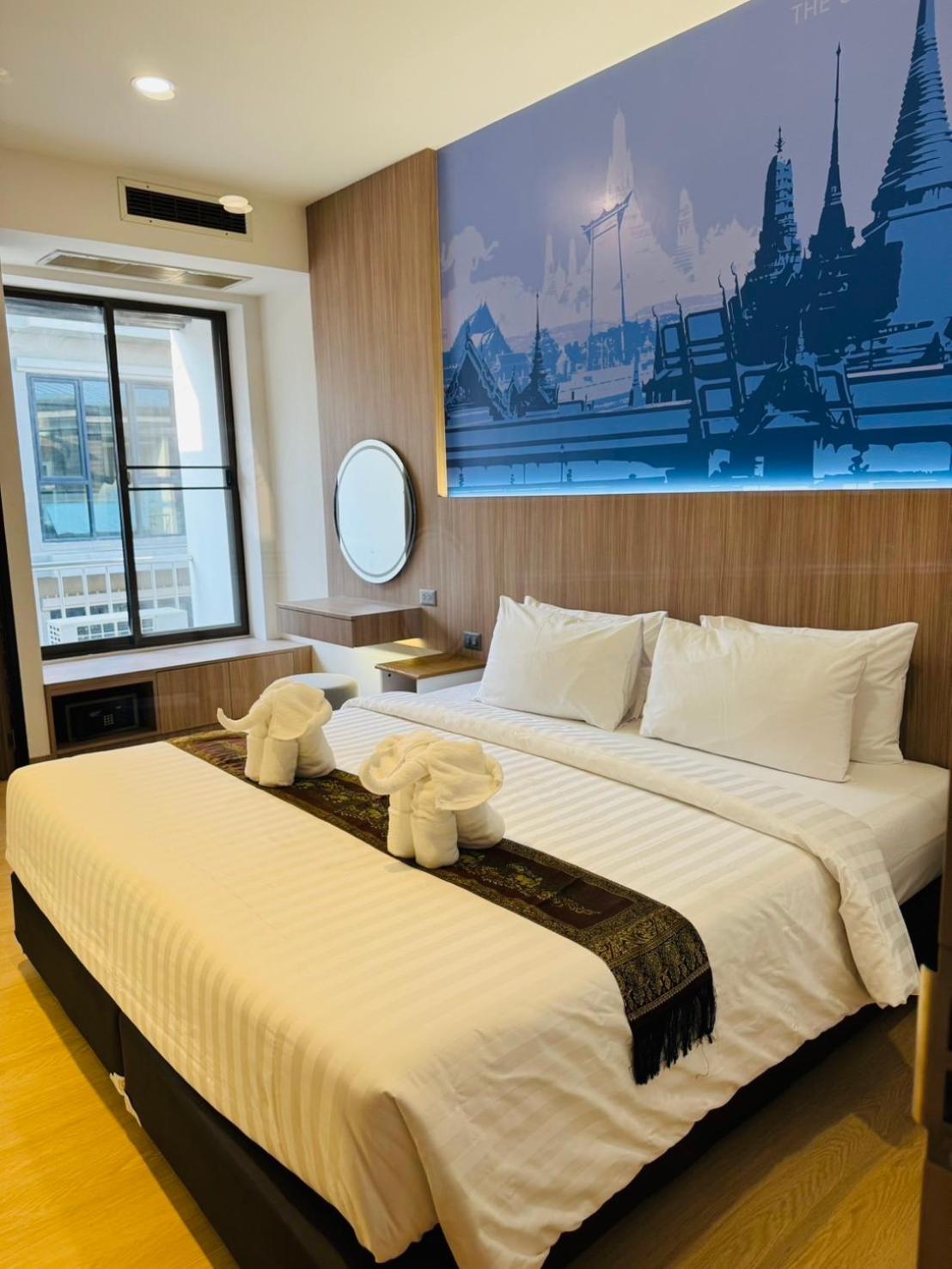 Deluxe Double or Twin Room