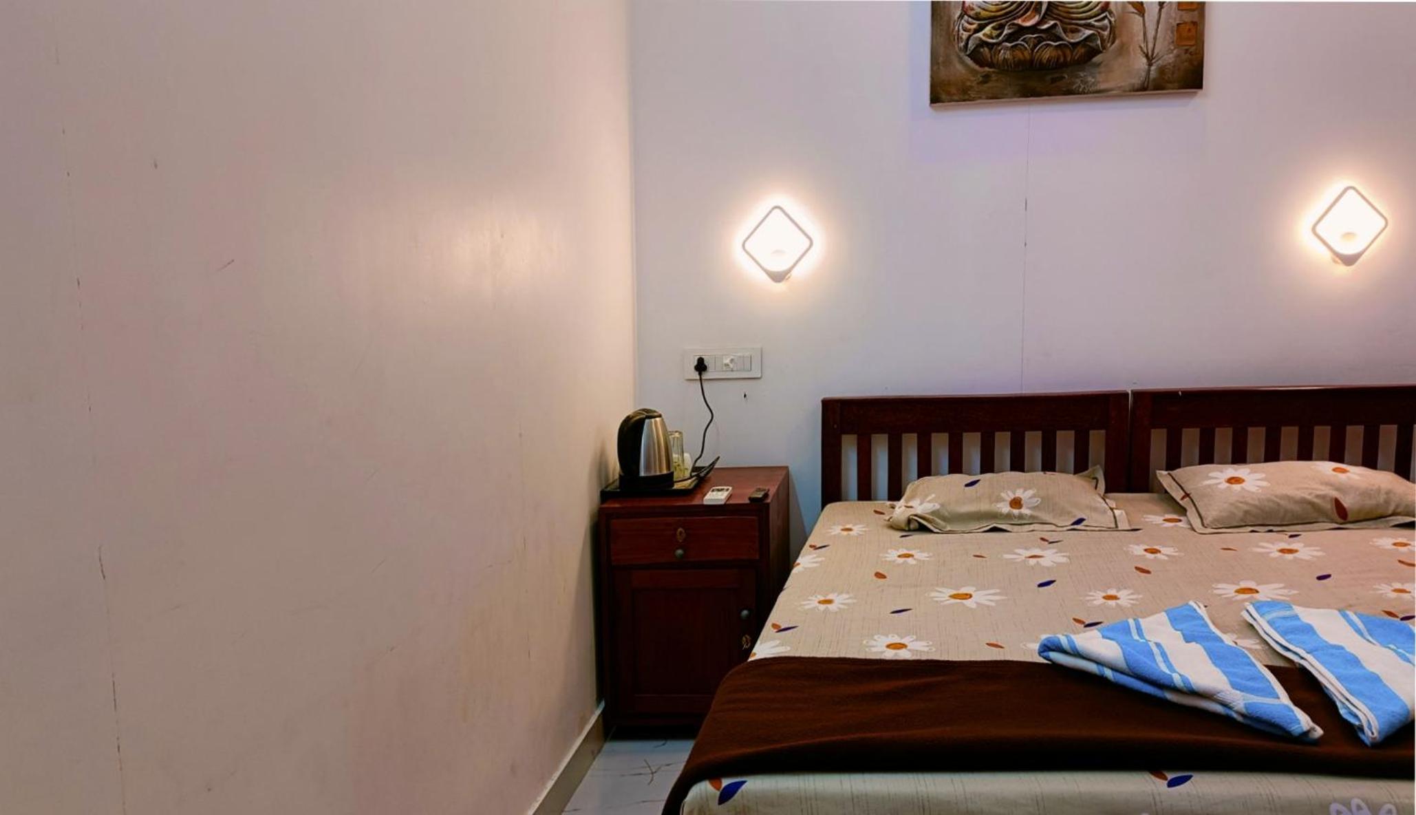 Double Or Twin Room photo 3