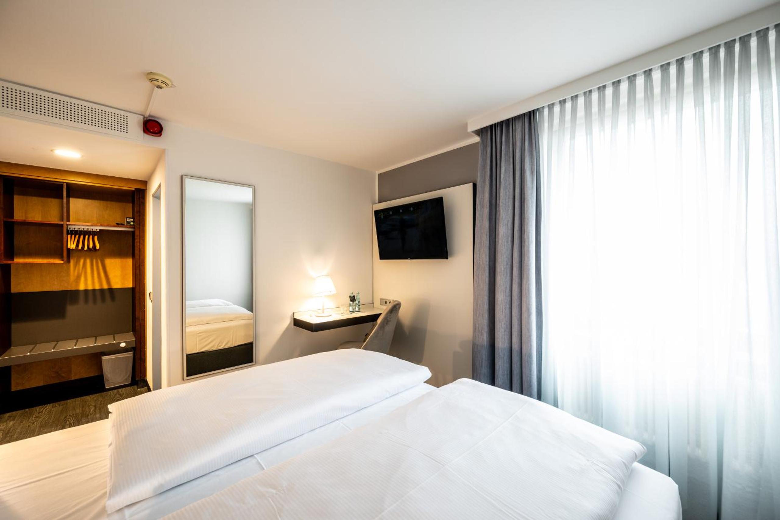 Double Room - Photo 24
