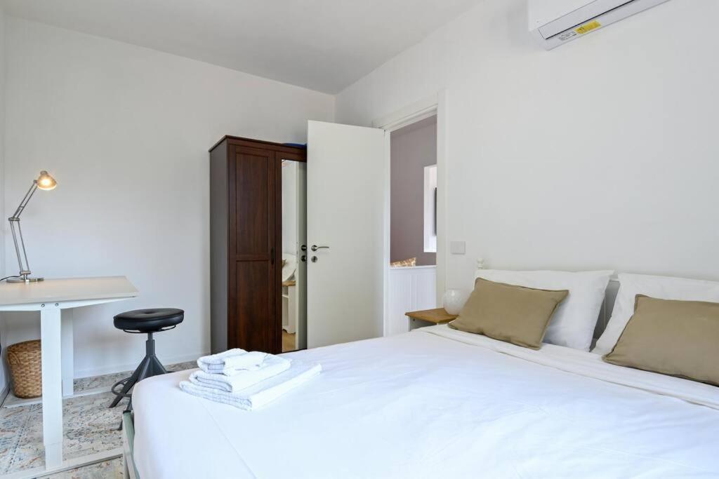 One-Bedroom Apartment photo 3