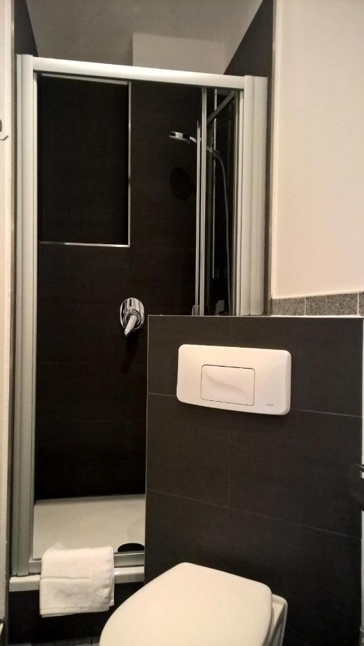 Double Room - Photo 6