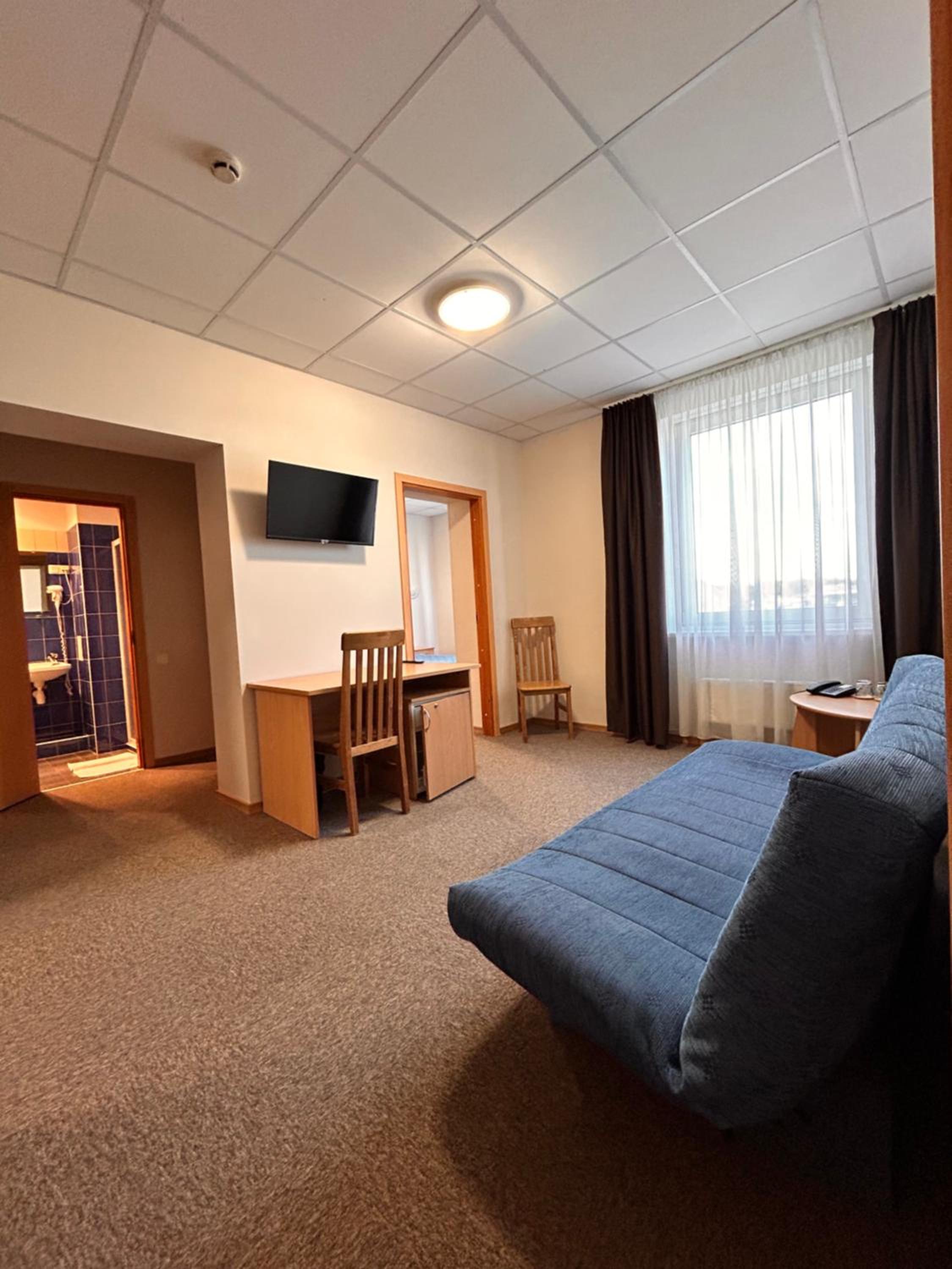 Comfort Family Room - Photo 2