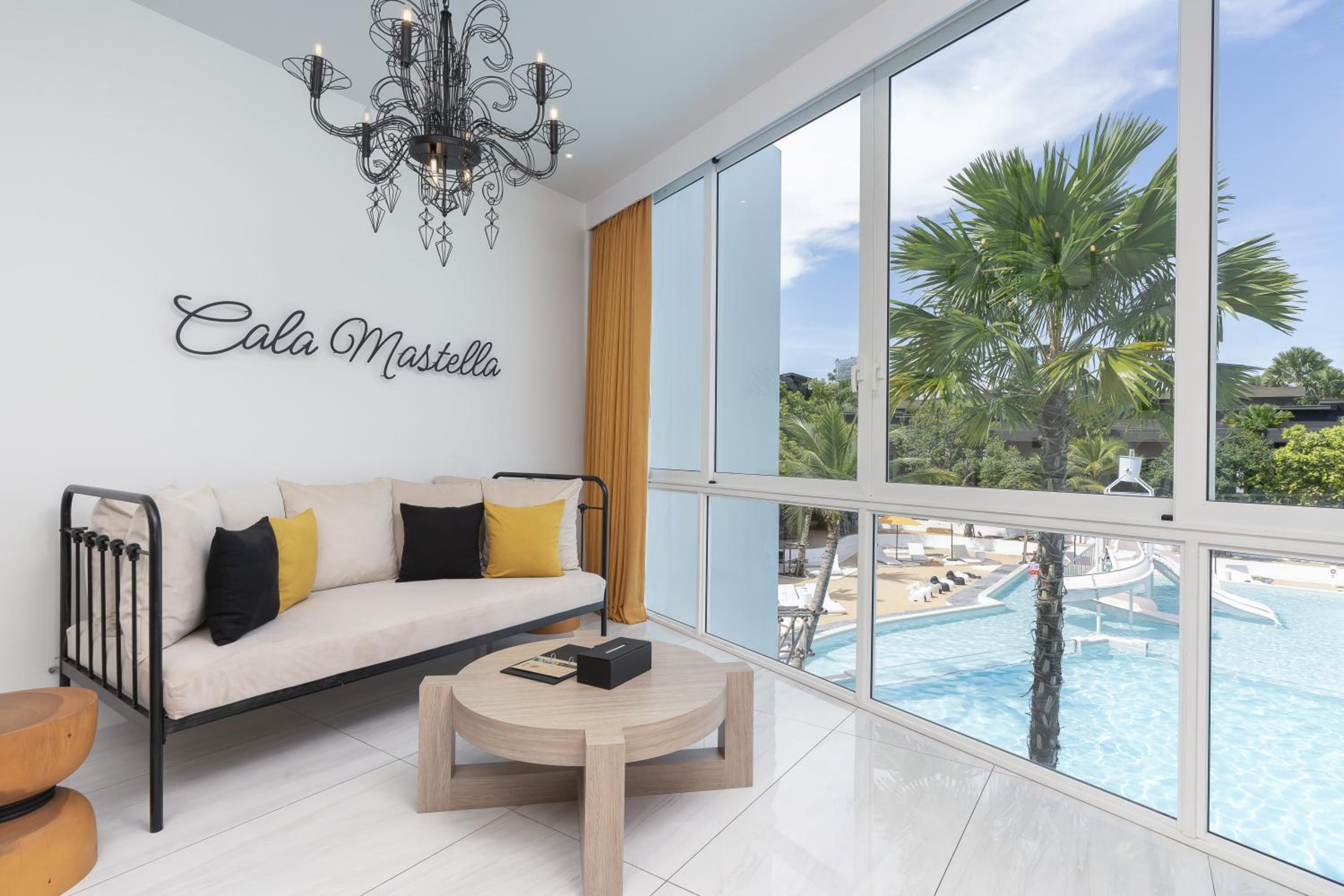 Platinum One-Bedroom Pool View - Photo 4