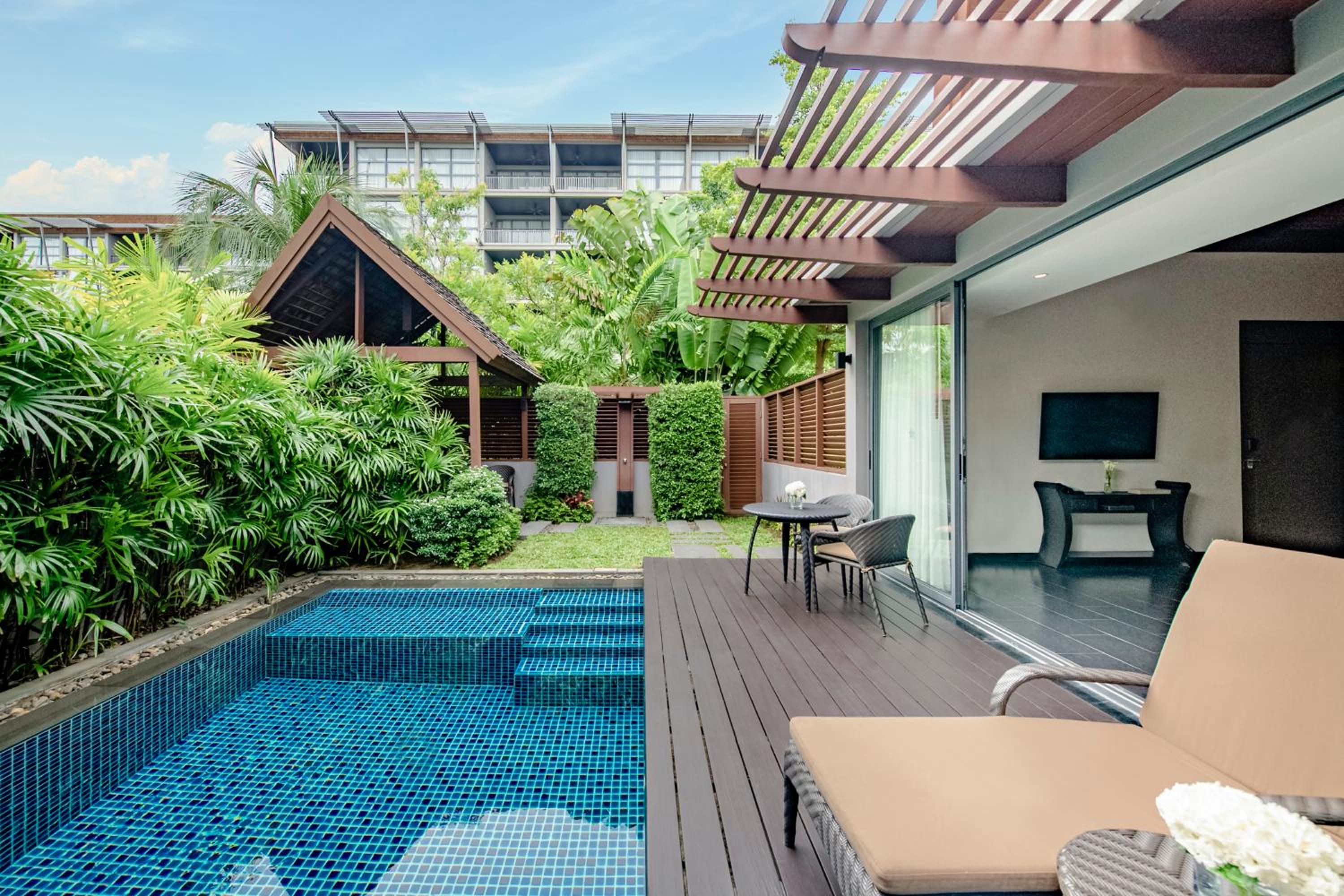 Pool Pavilion - Photo 2