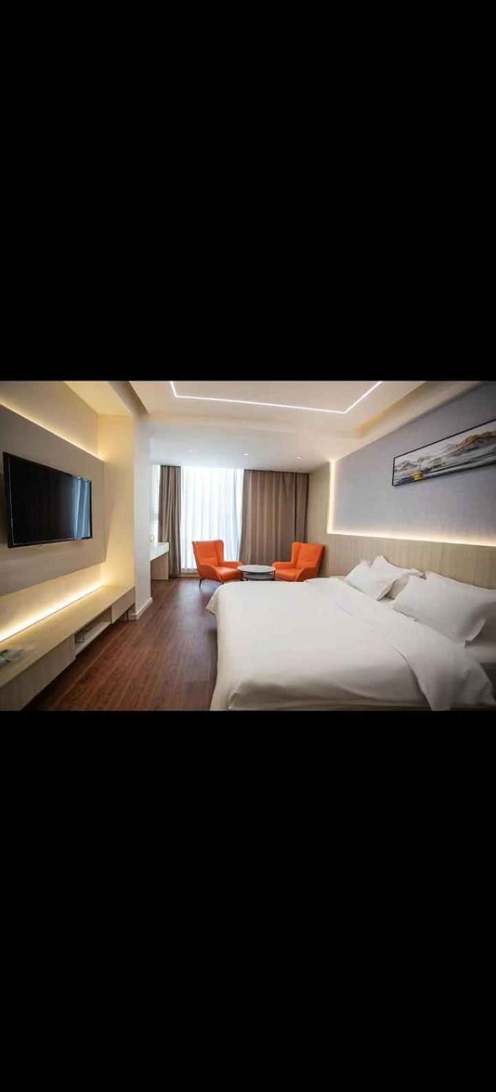 Deluxe Queen Room photo 2