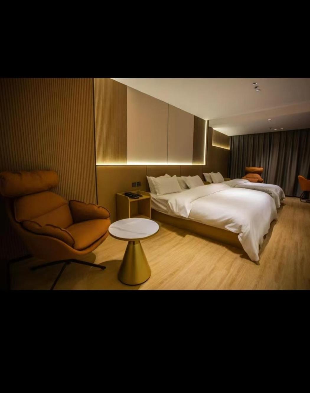Deluxe Queen Room photo 3