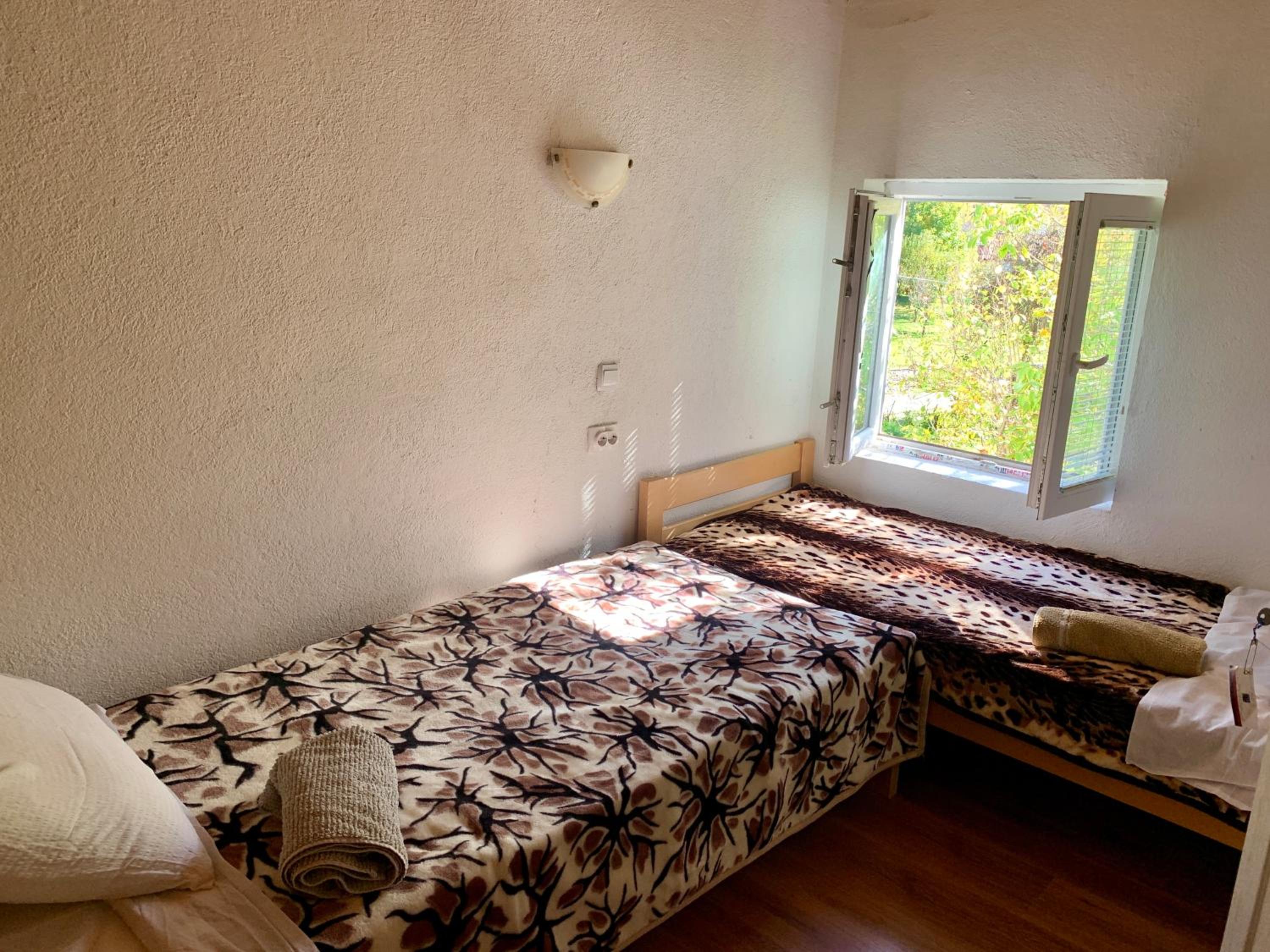 Triple Room with Shared Bathroom photo 1