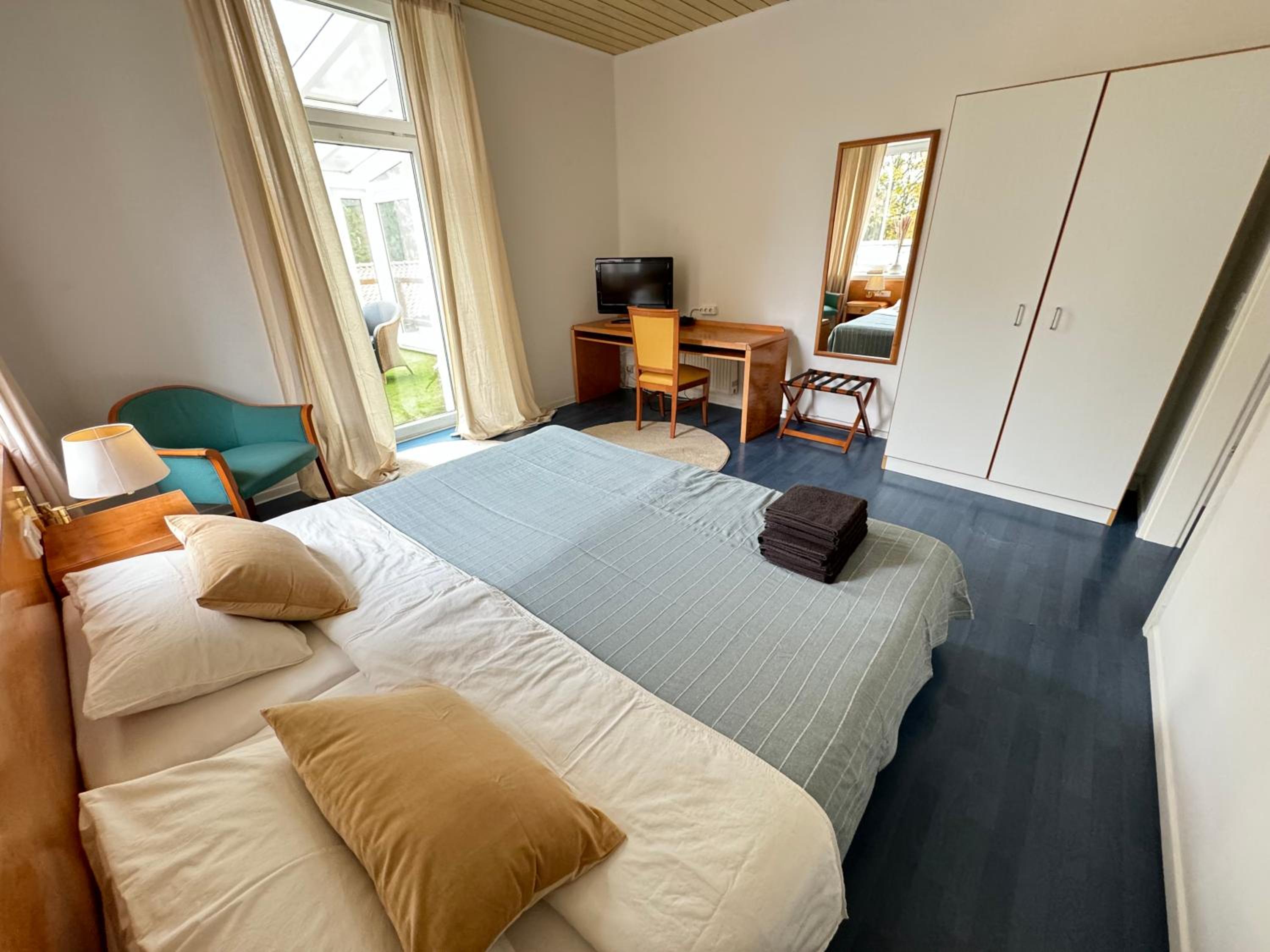 Double Room with Private External Bathroom photo 3