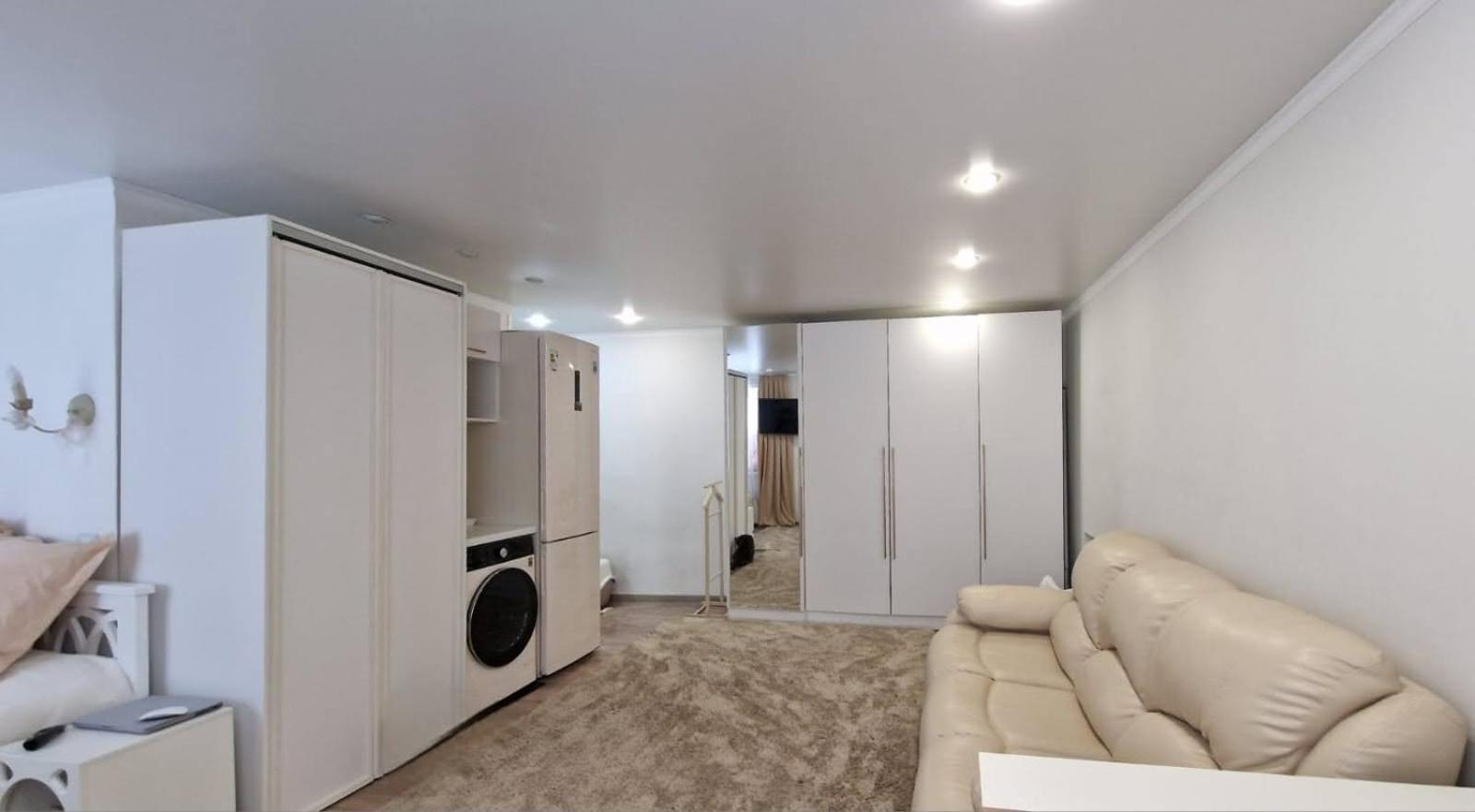 One-Bedroom Apartment photo 1