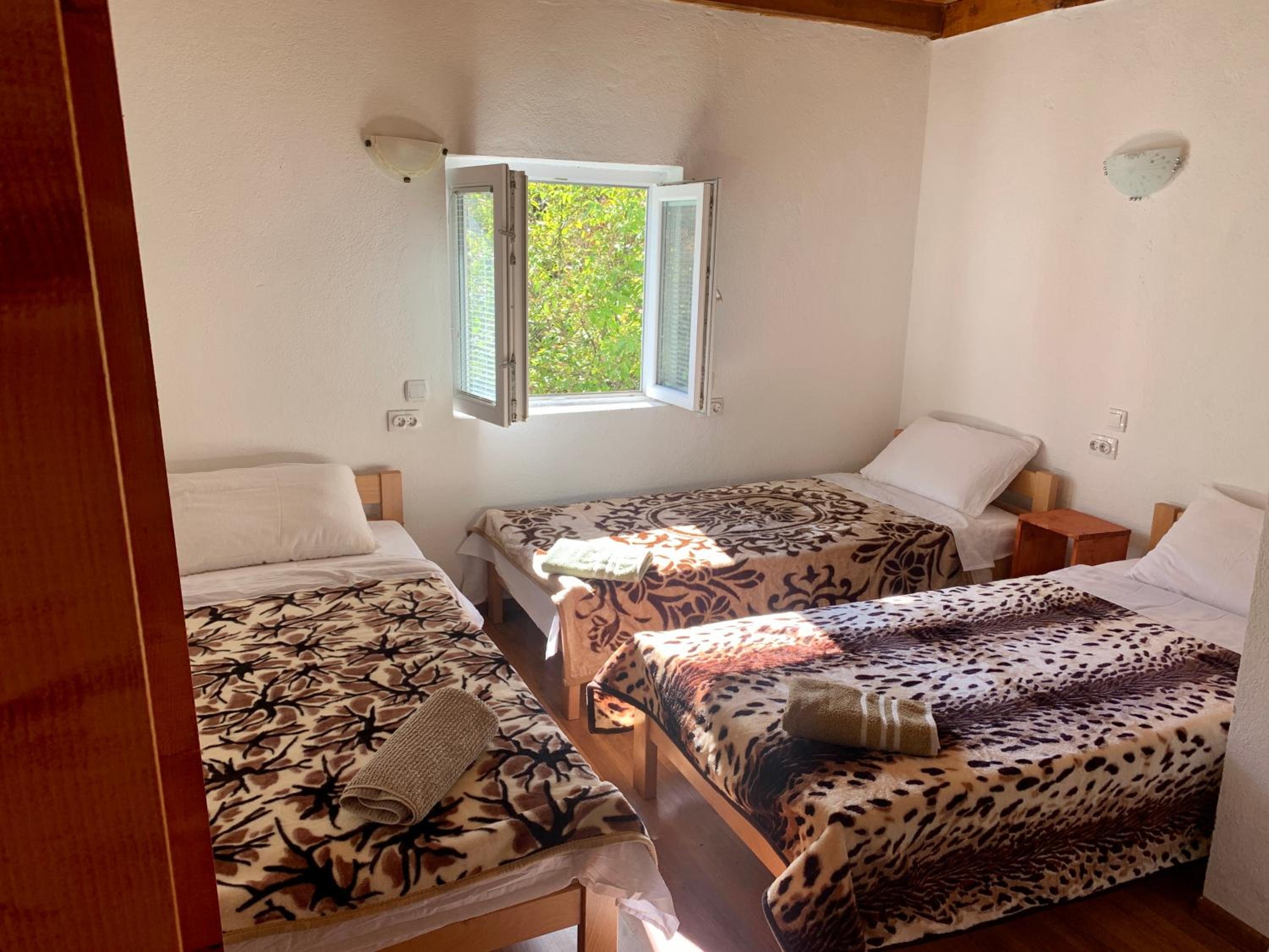 Triple Room with Bathroom photo 1