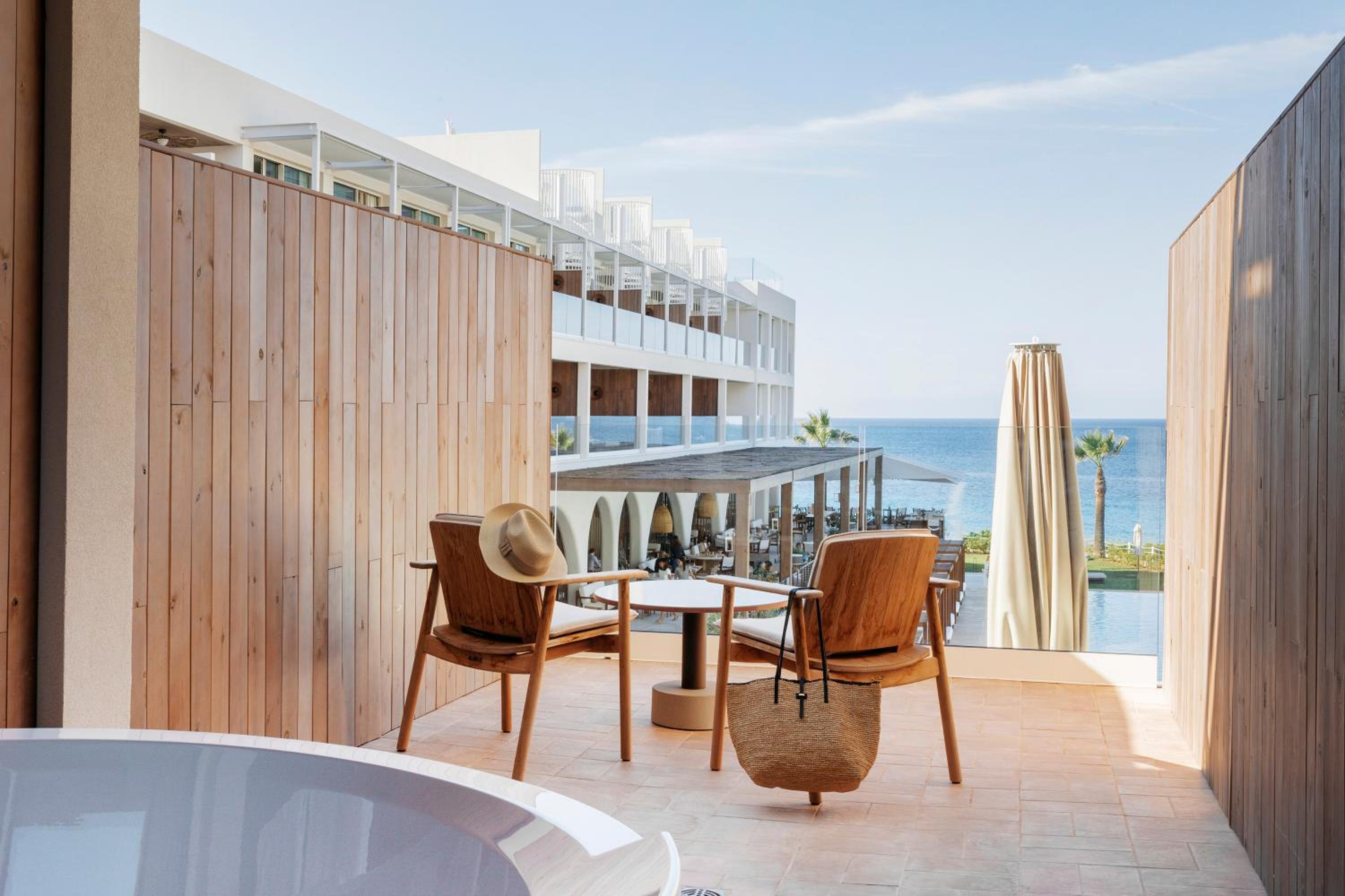 Junior Suite Sea View with Terrace Bathtub - Photo 5