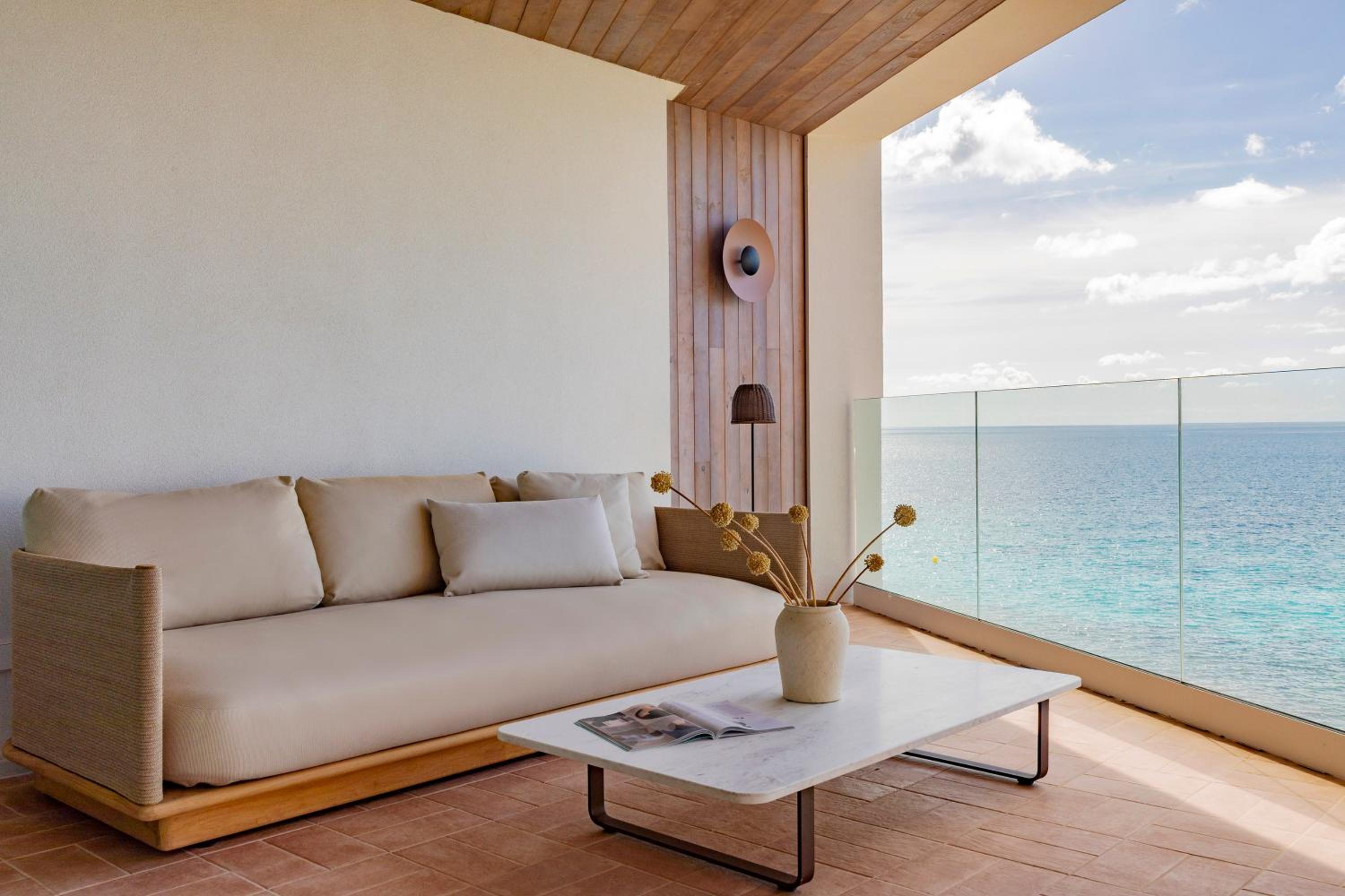 Ático con vista al mar y terraza privada