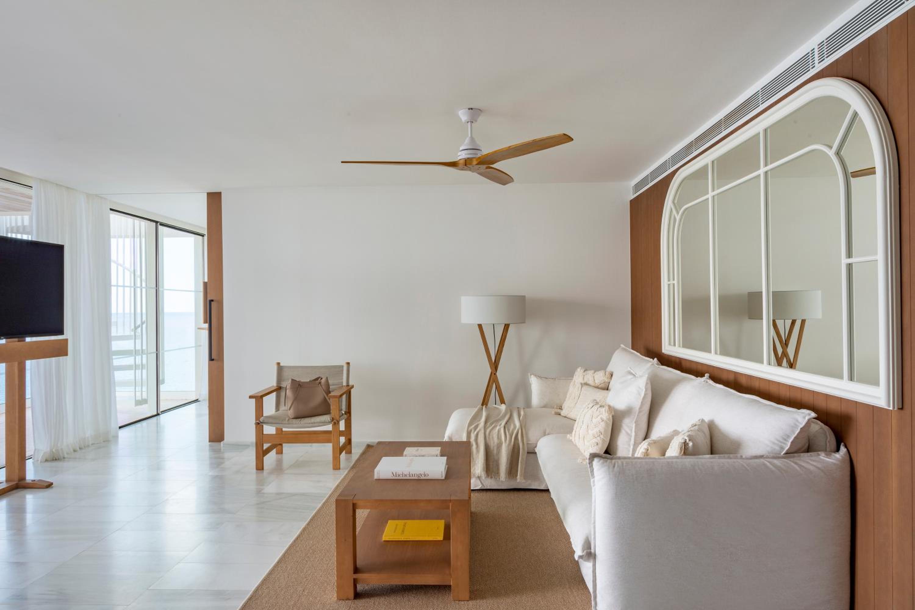 Ático con vista al mar y terraza privada