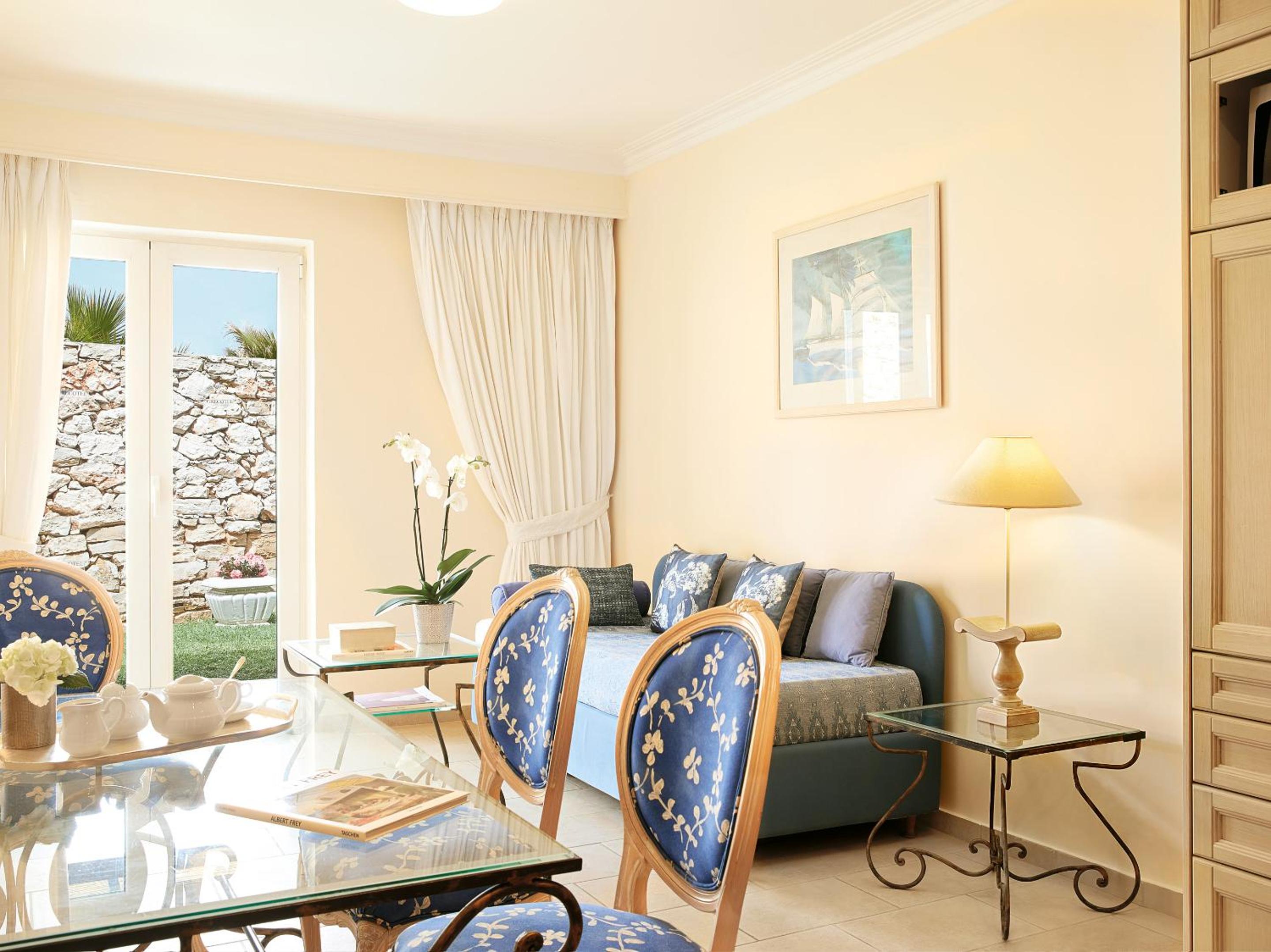 Casa Marina Family Apartment, Pool \ Garden View - Photo 4