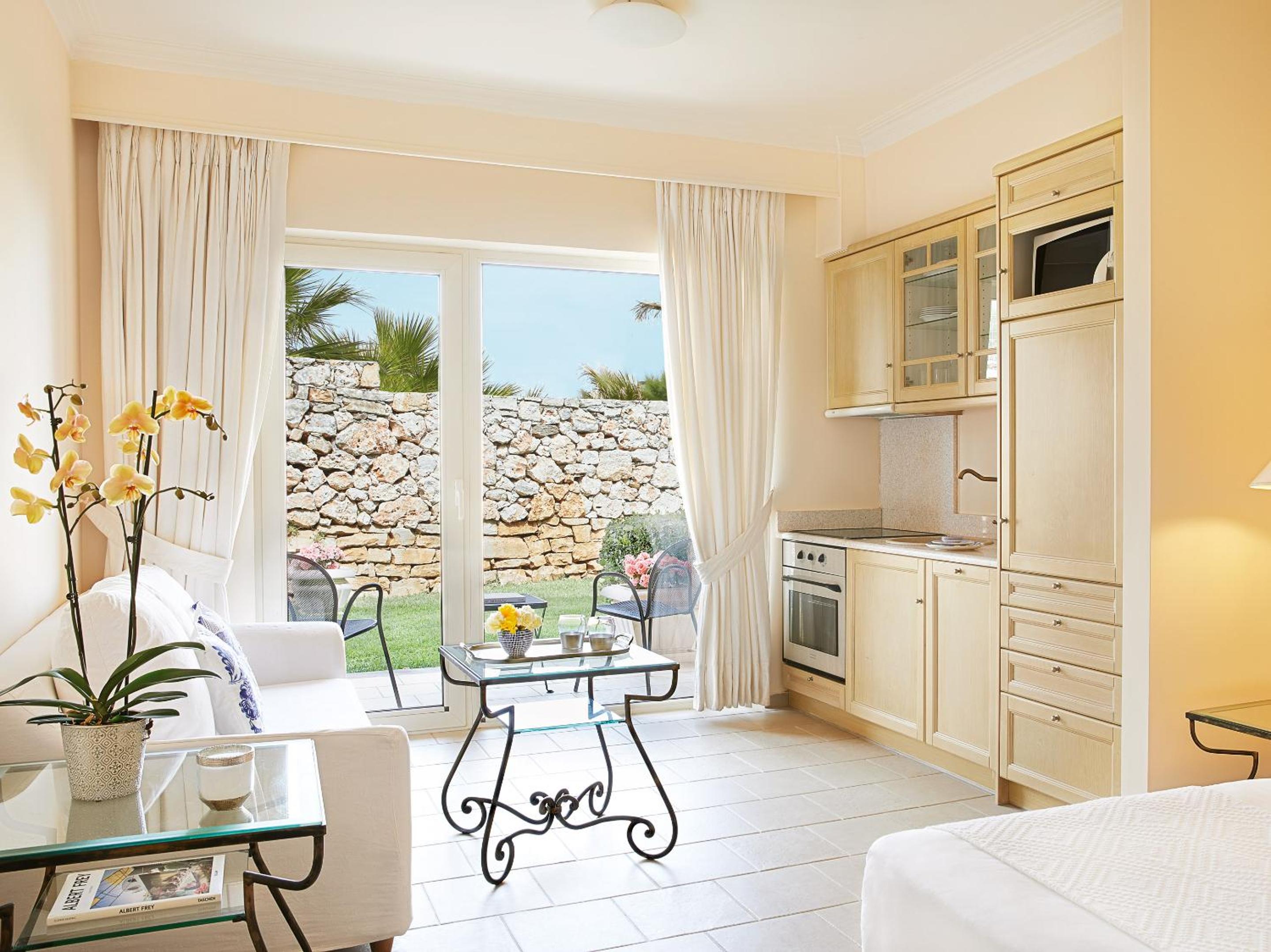 Casa Marina Family Apartment, Pool \ Garden View - Photo 3