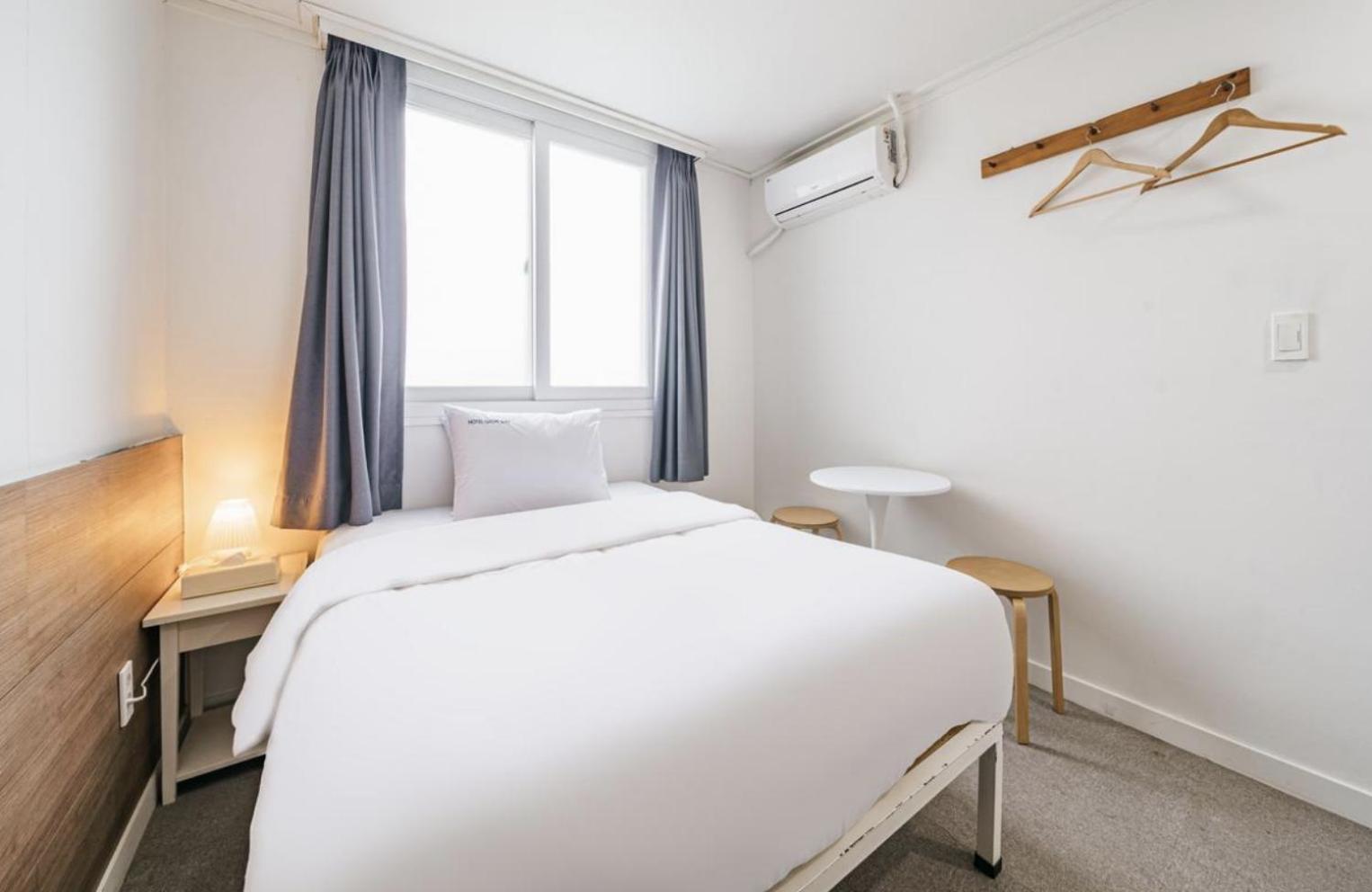 Small room 1PC - OTT free