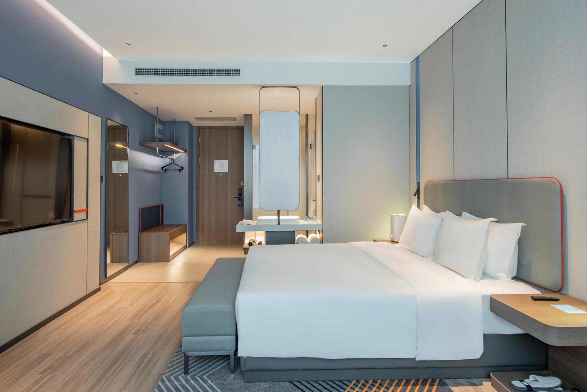 Standard King Room