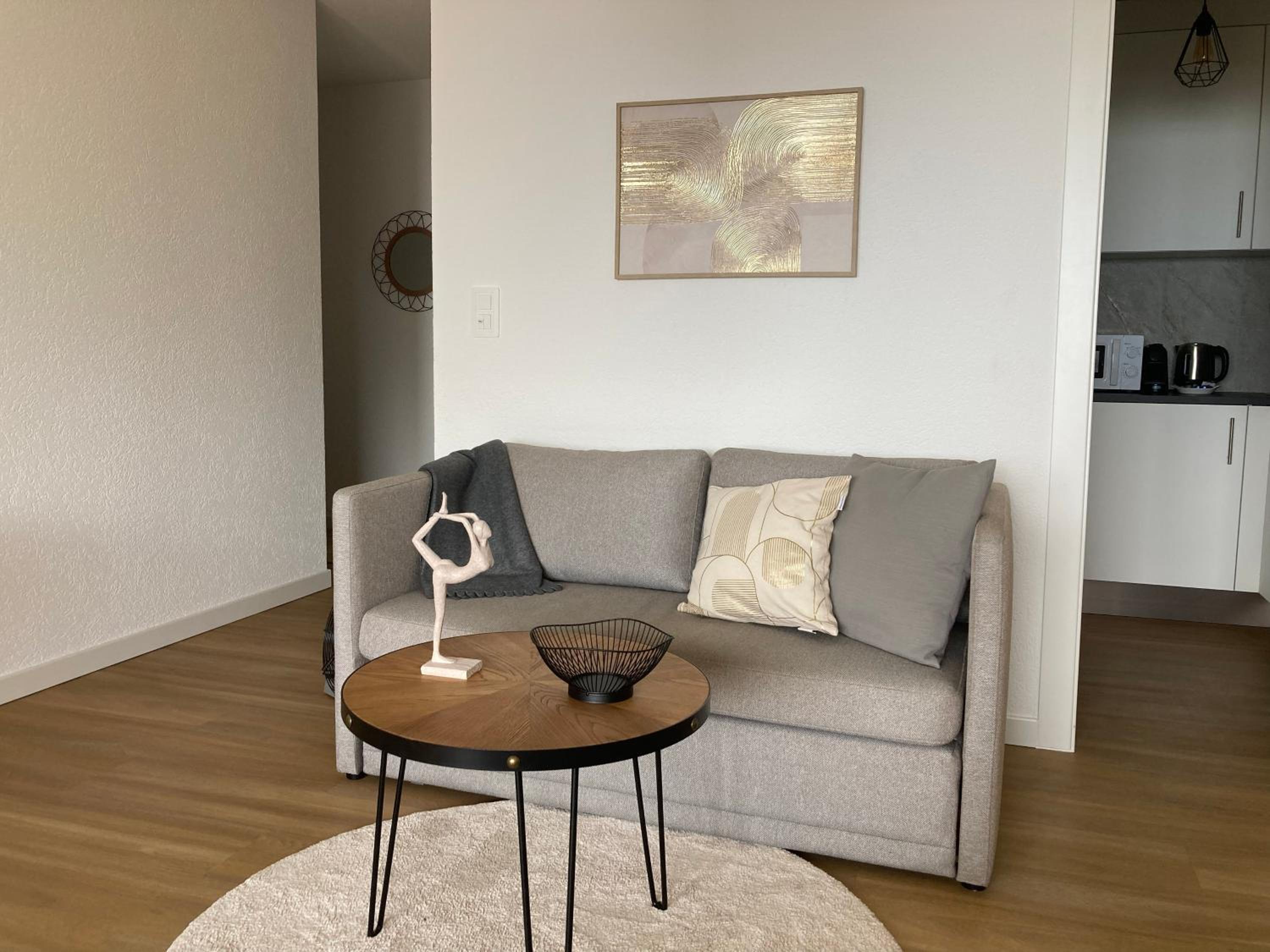 One-Bedroom Apartment photo 1