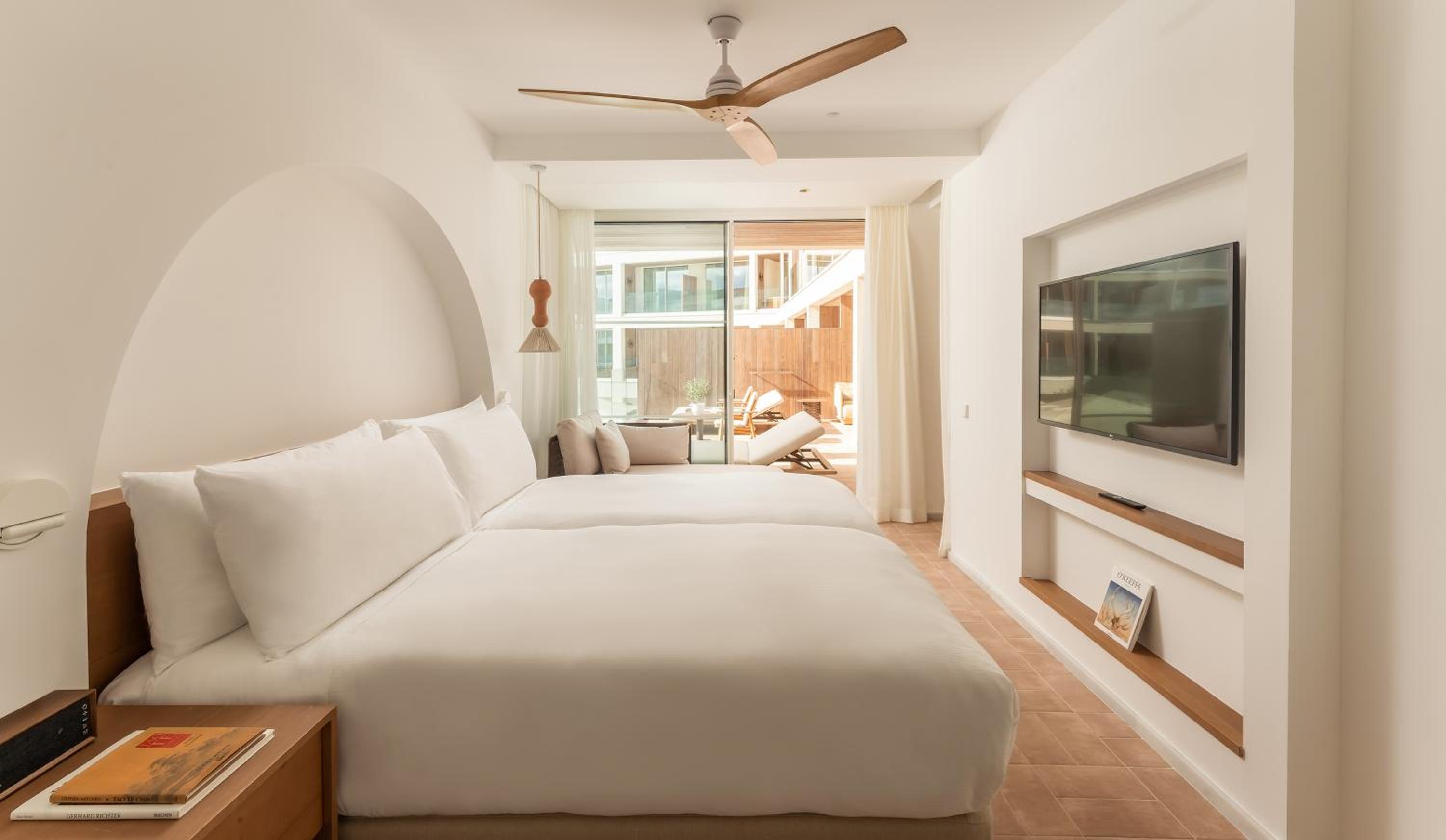 Suite de 2 Dormitorios con Vistas al Mar y Terraza con Bañera photo