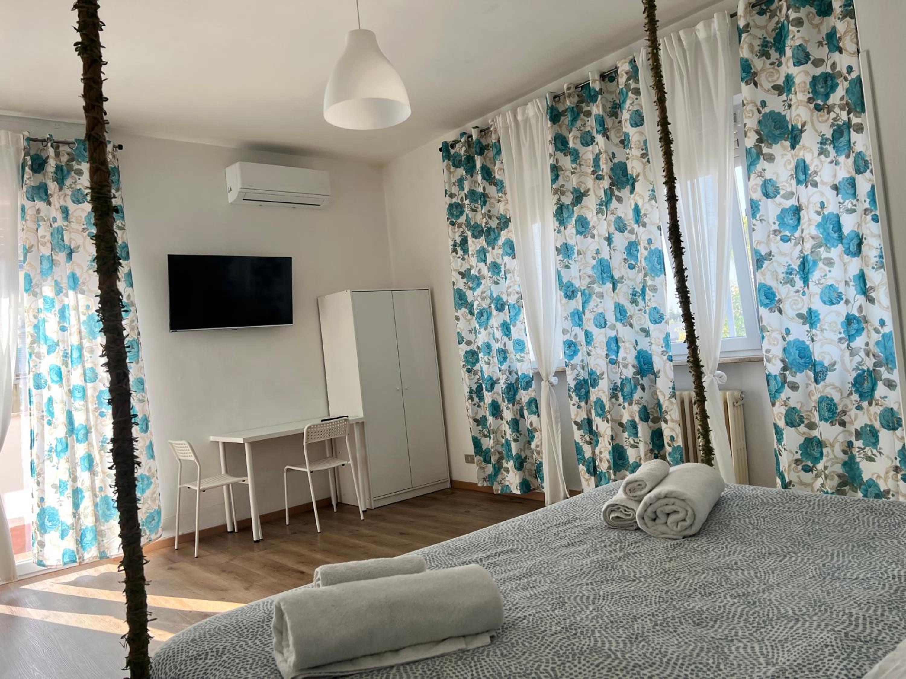 Deluxe Double Room with Extra Bed