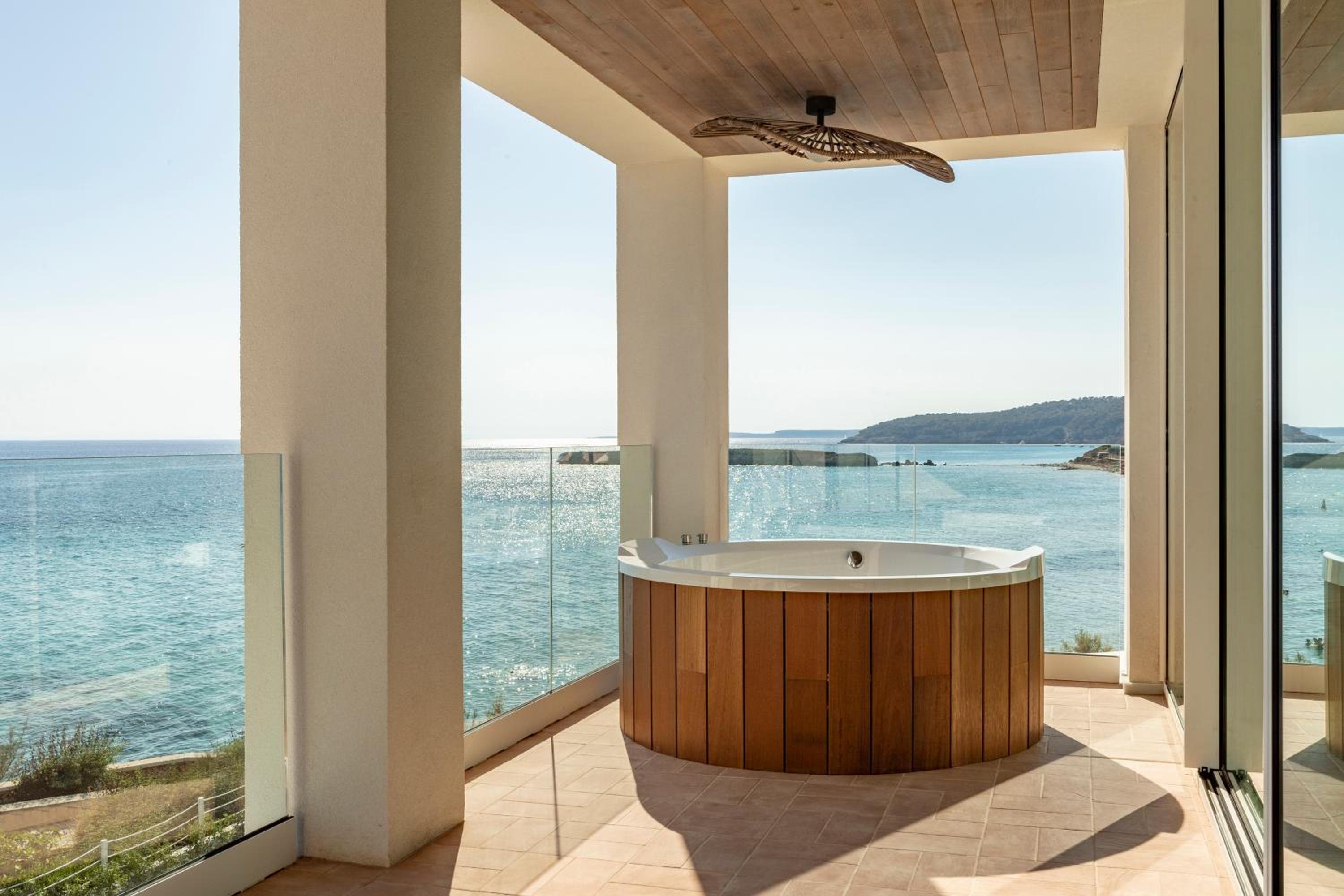 Suite Principal con Vista al Mar y Terraza con Bañera Suite Principal con Vista al Mar y Terraza con Bañera