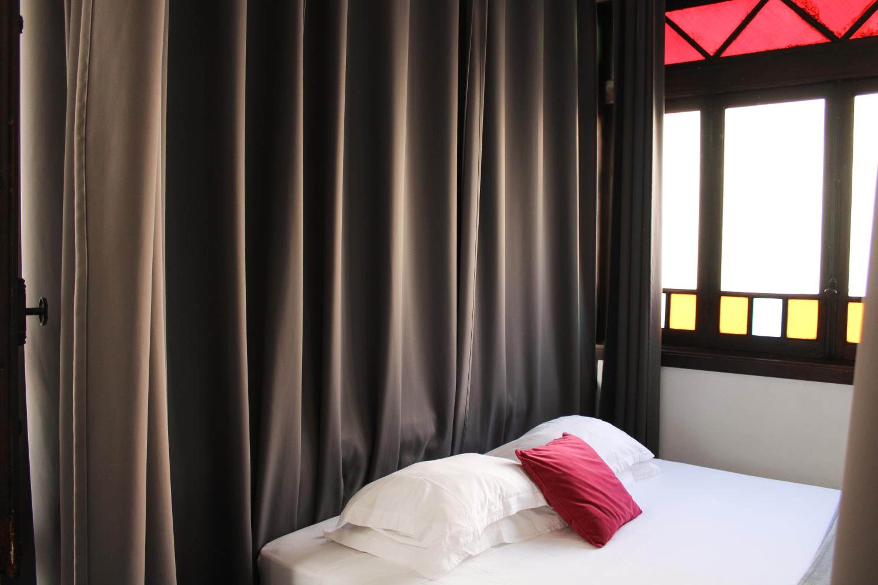 Double Room with Balcony - Photo 15