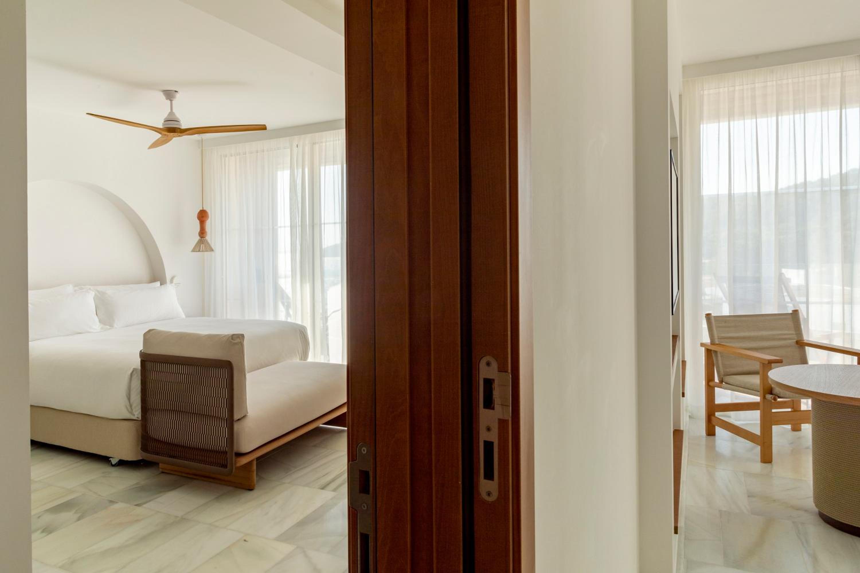 Interconnected Premium Room with Terrace - Photo 3