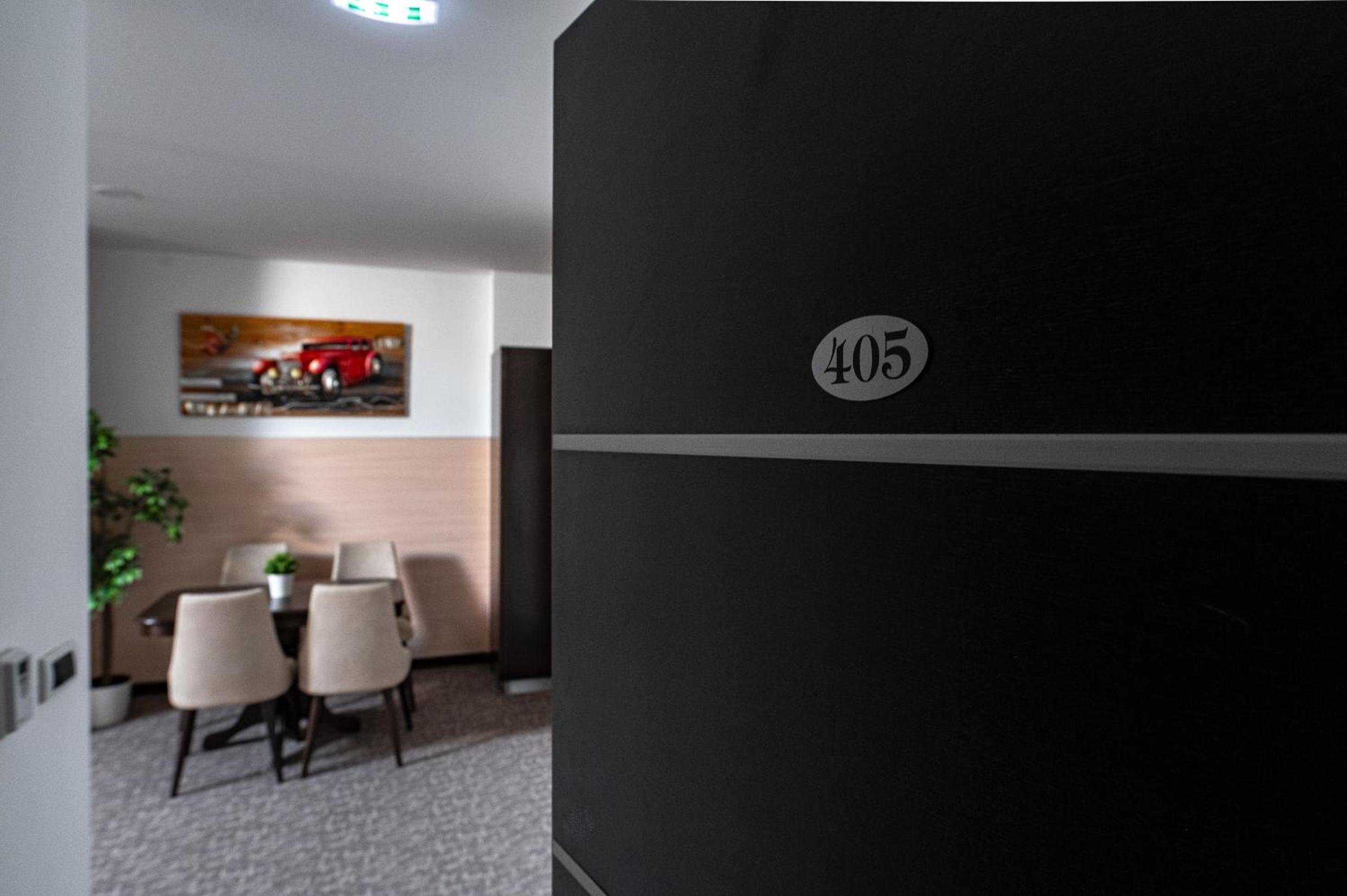 Deluxe One-Bedroom Apartment photo 1