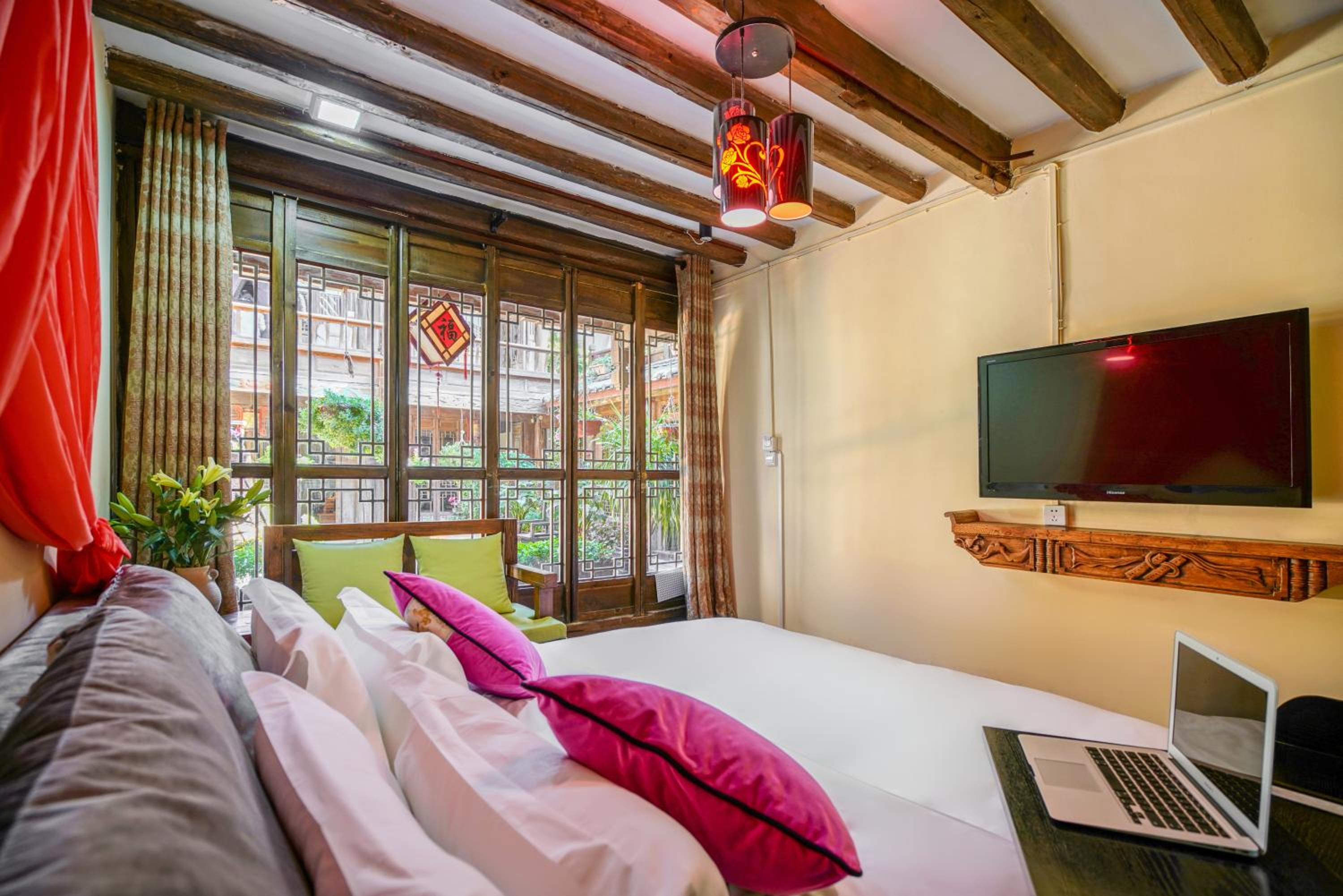Premium Queen Room
