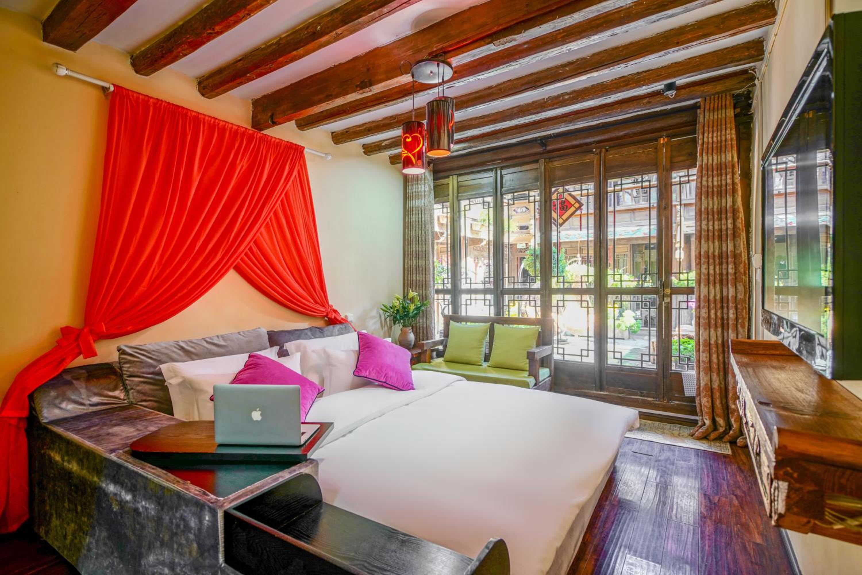 Premium Queen Room