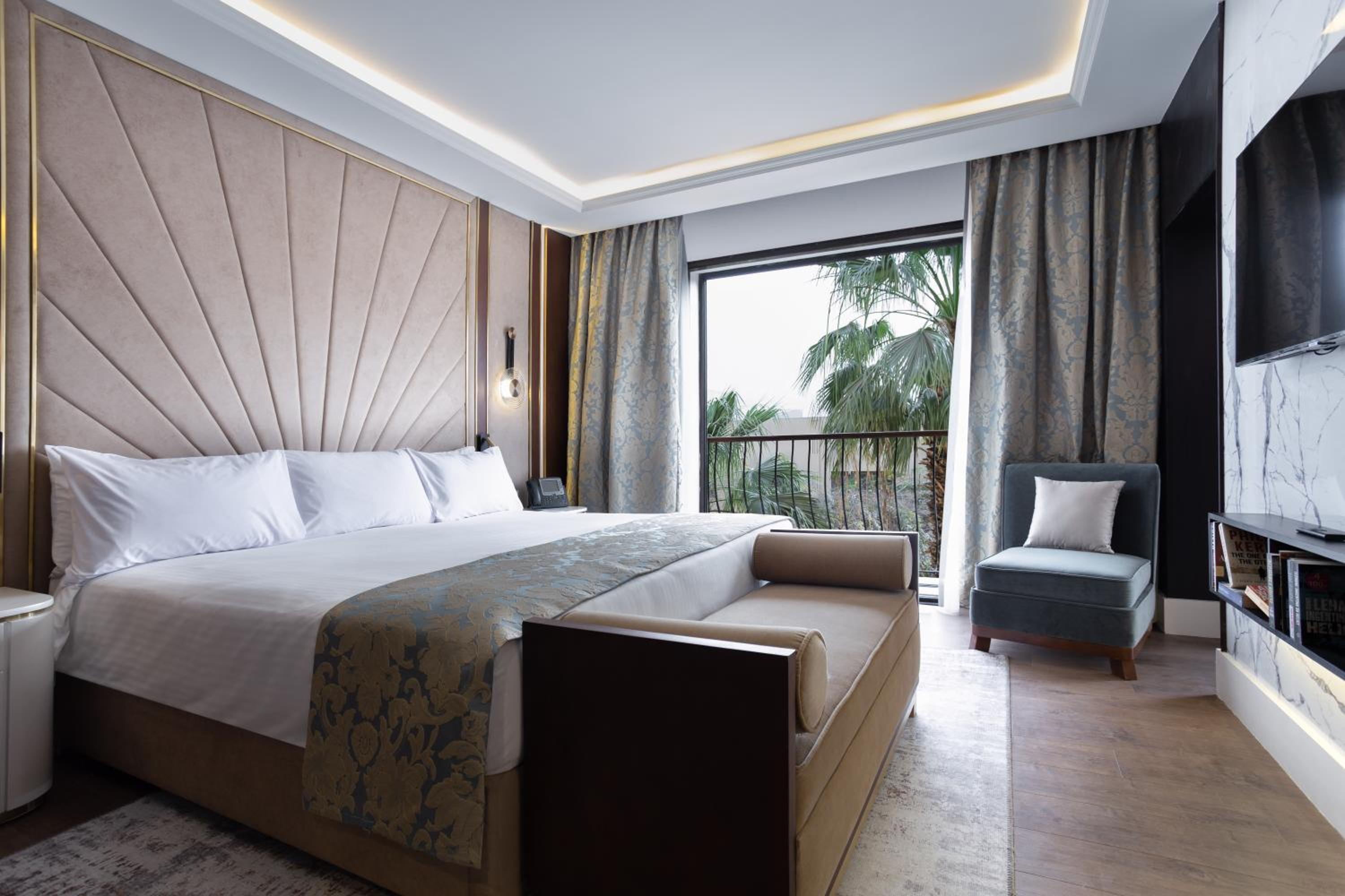 Deluxe Suite