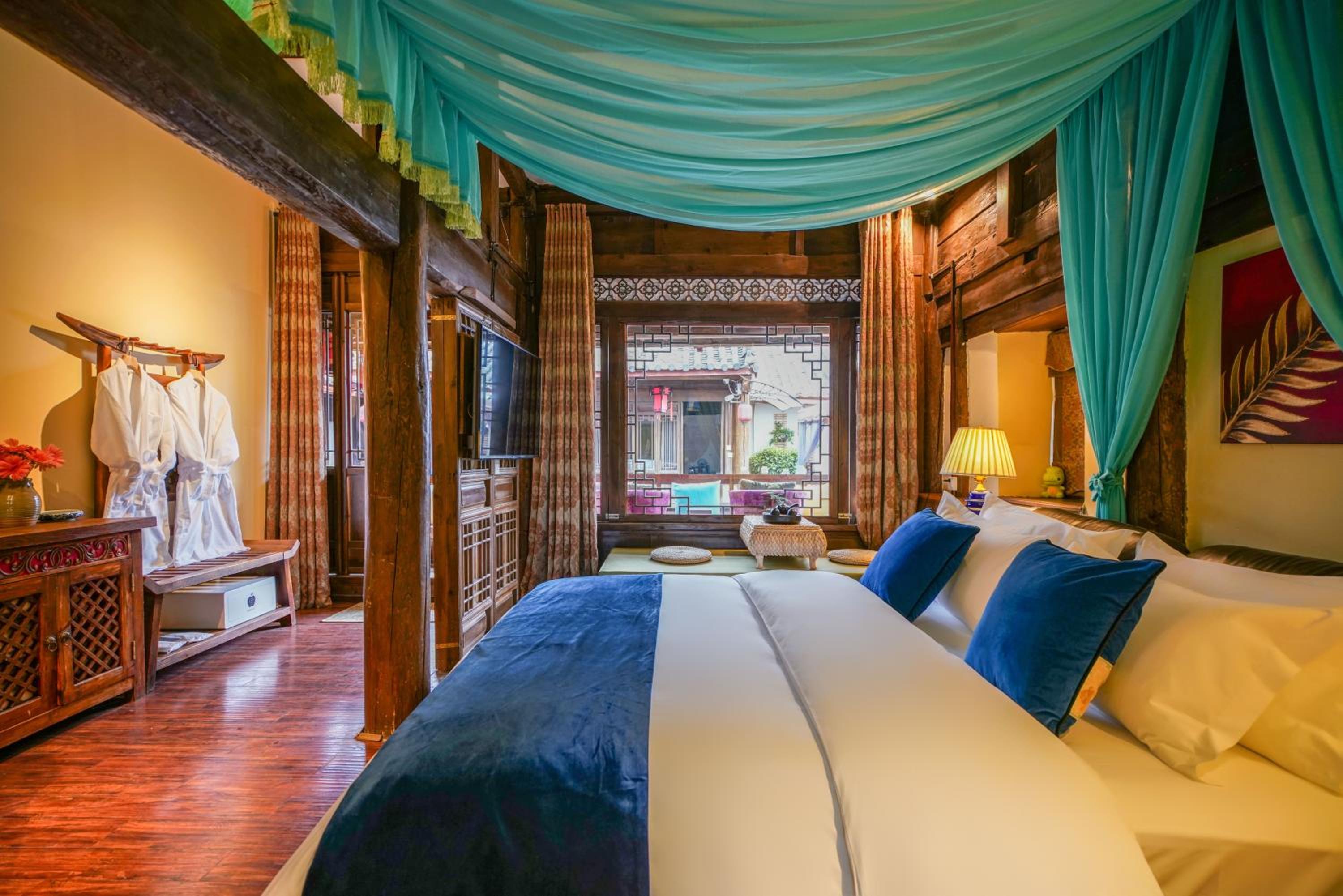 Queen Suite With Spa Bath