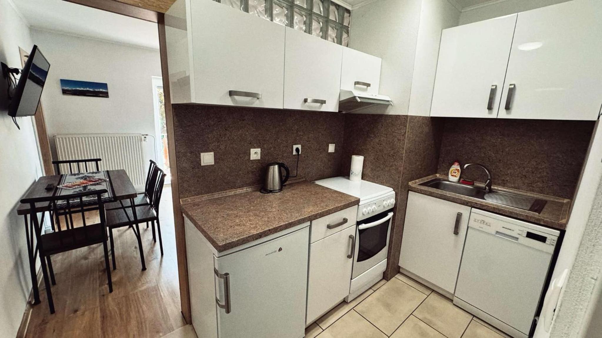 Apartment with Terrace photo 3