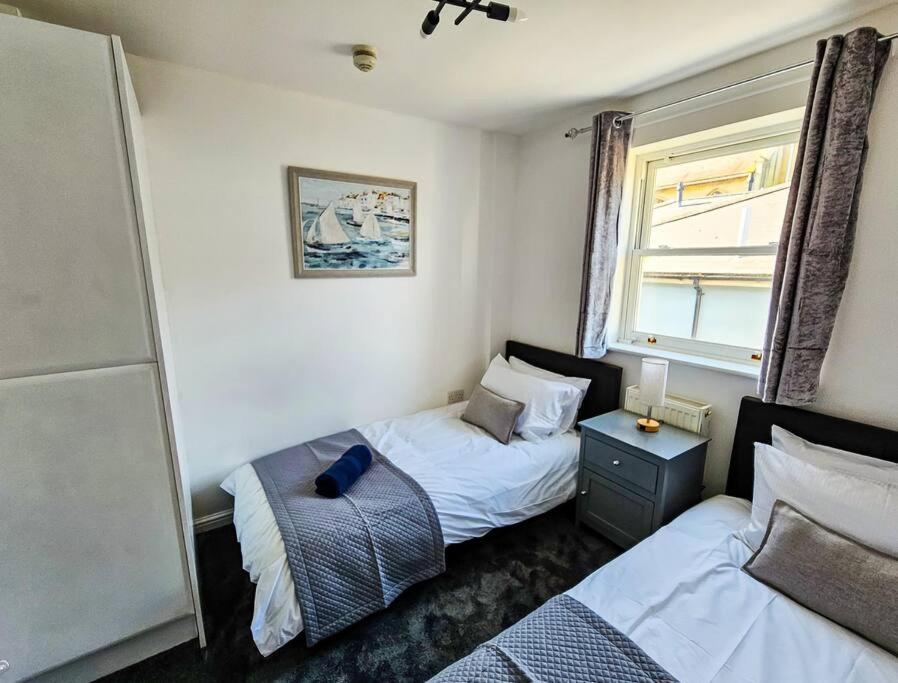 Three-Bedroom Apartment photo 1