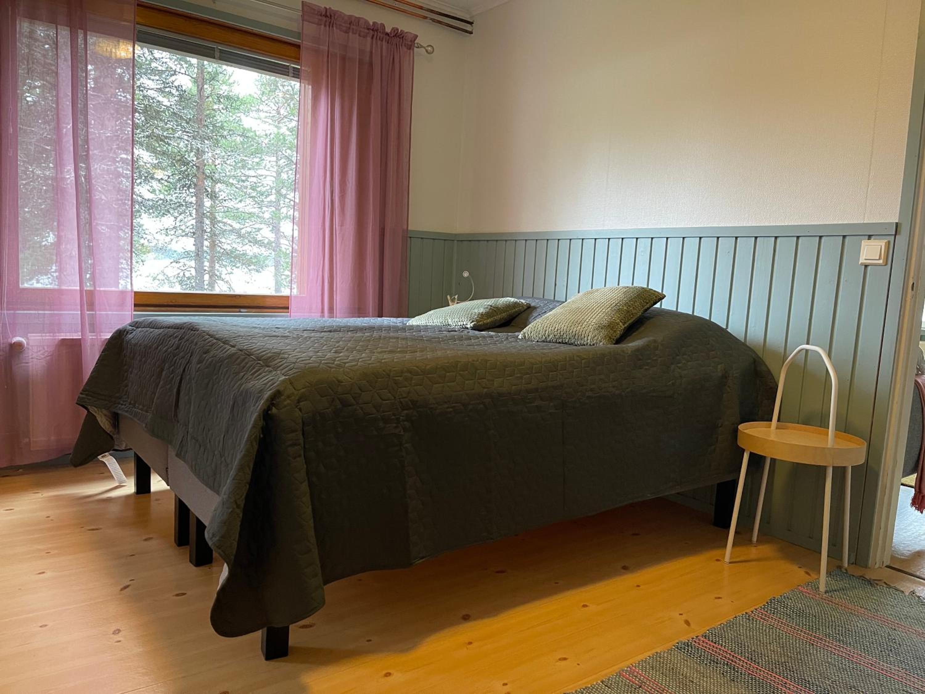 Apartment with Lake View - Photo 10