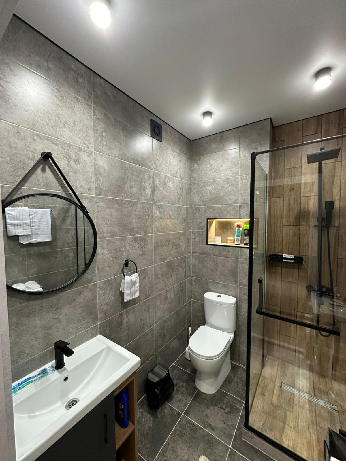 One-Bedroom Apartment photo 2