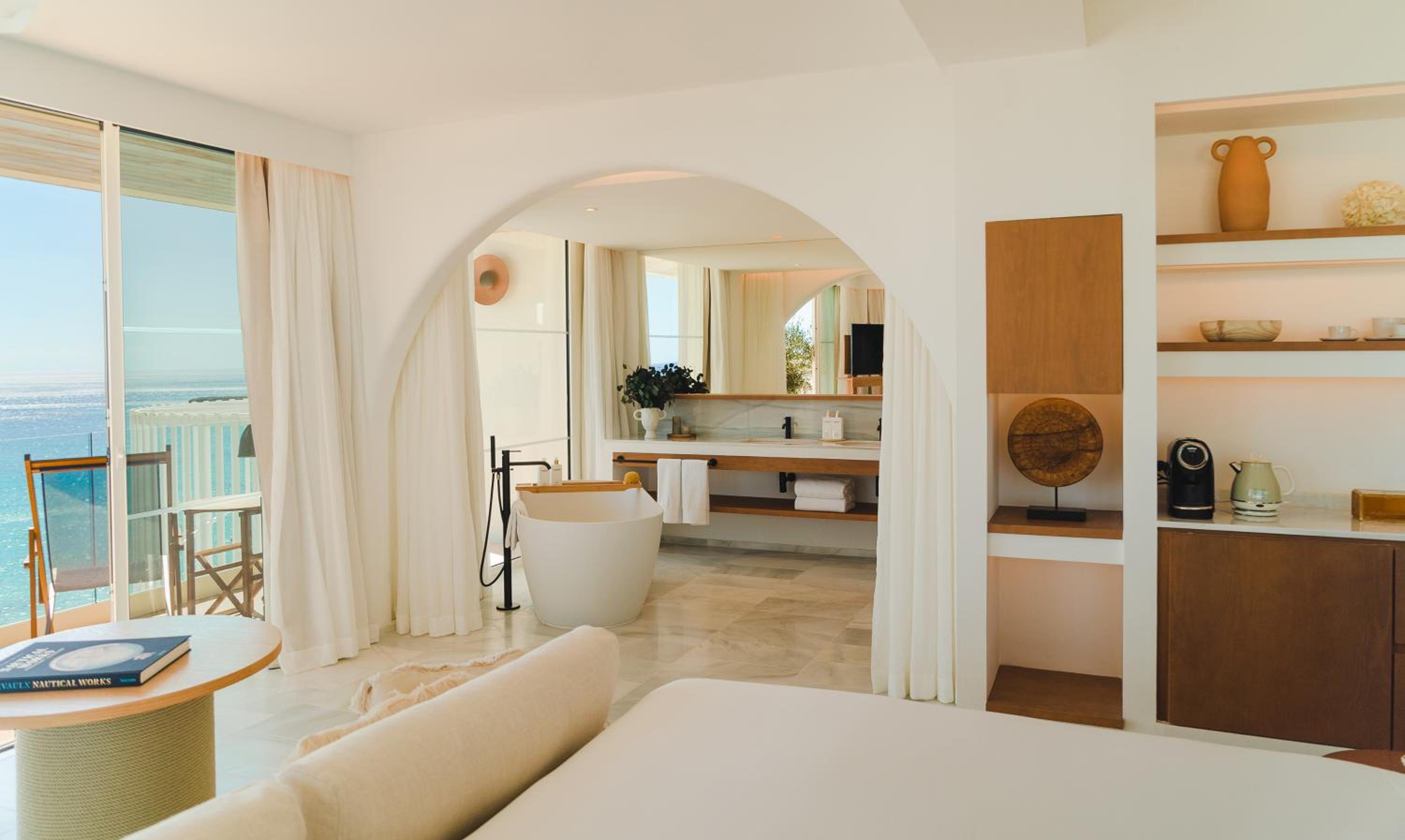 Ocean Suite Sea View with Terrace Bathtub - Photo 1