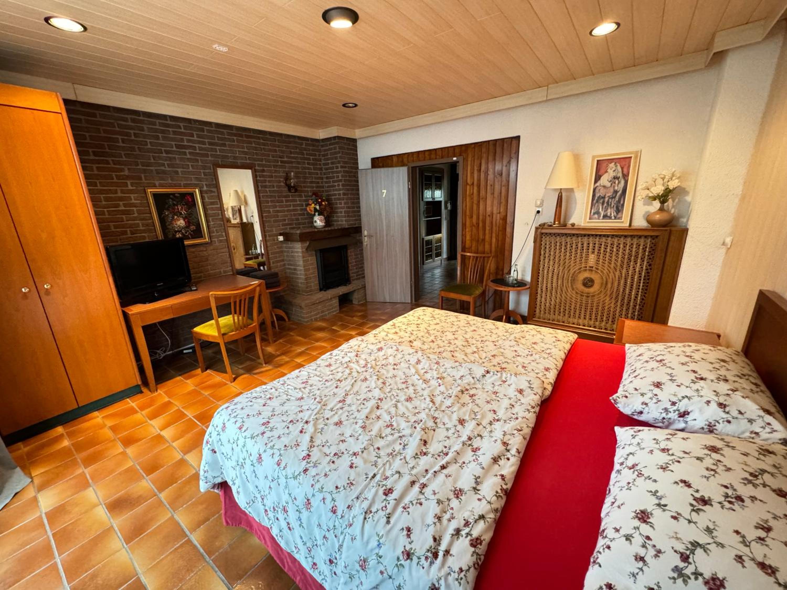 Deluxe Double Room with Balcony photo 1