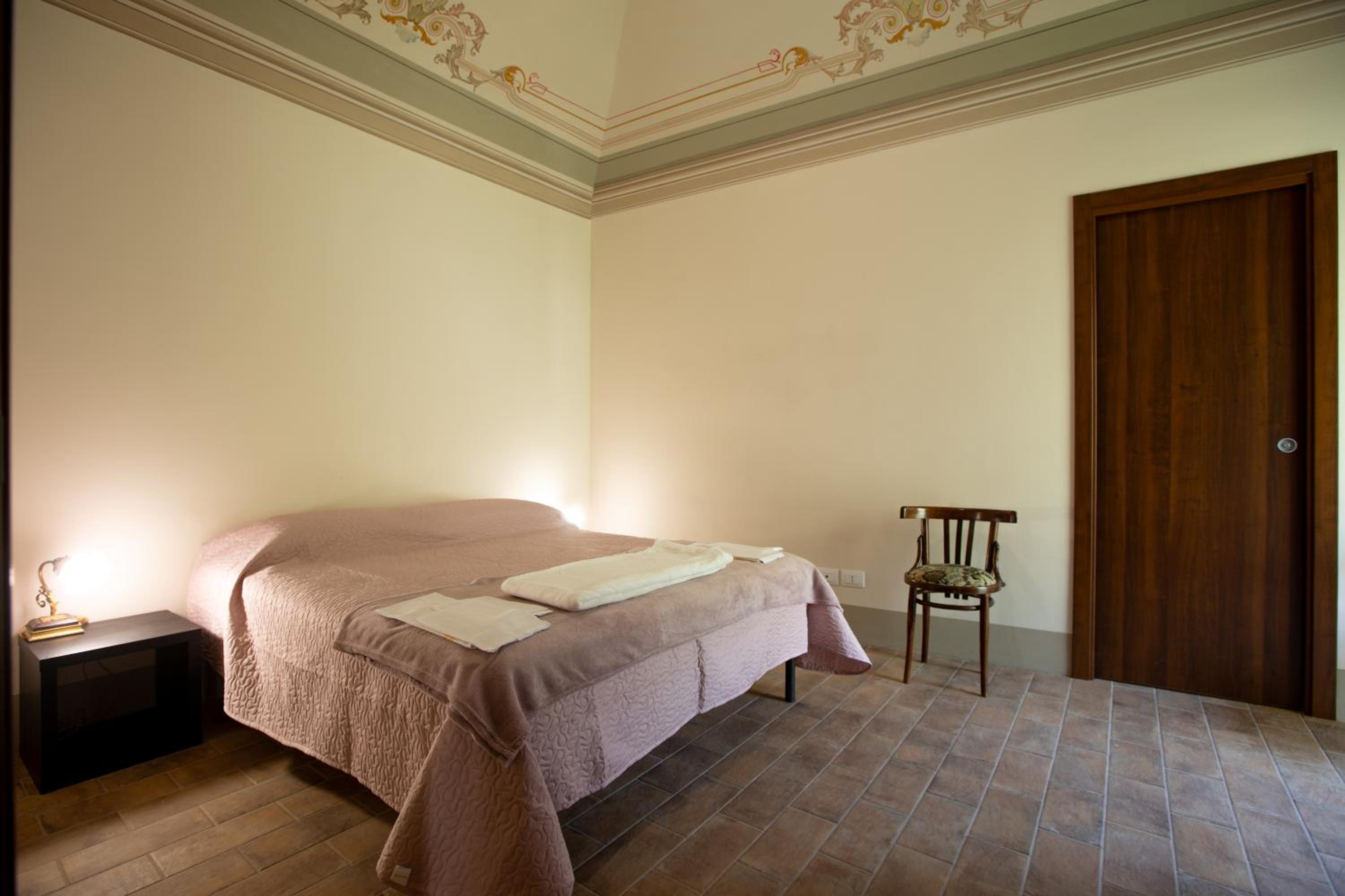 Double or Twin Room - Photo 7